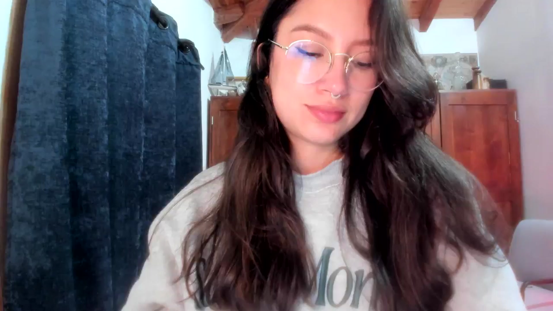 Gallery image thumbnail from Lindsoft's myfreecams stream on, 10/31/2025, 04:41 image 1 of 20