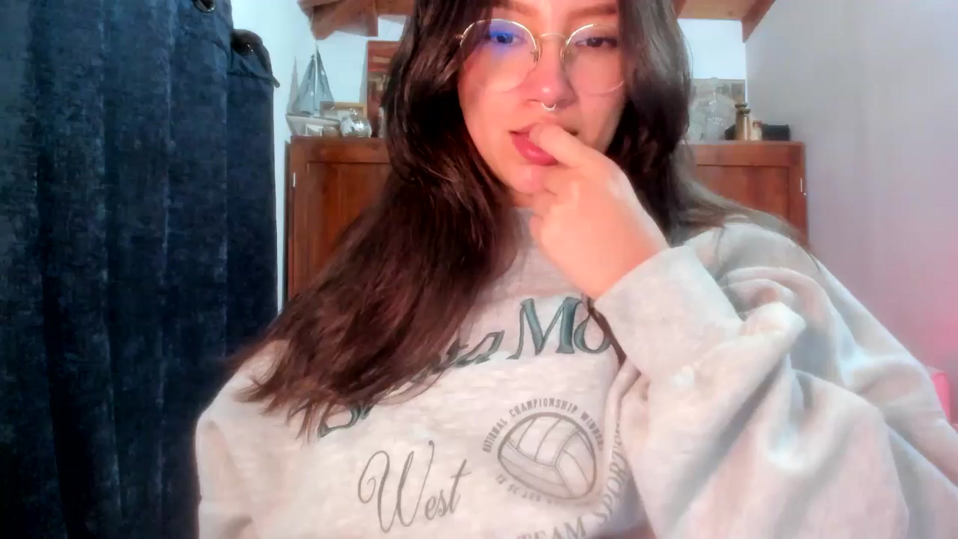 Gallery image thumbnail from Lindsoft's myfreecams stream on, 10/31/2025, 04:41 image 19 of 20