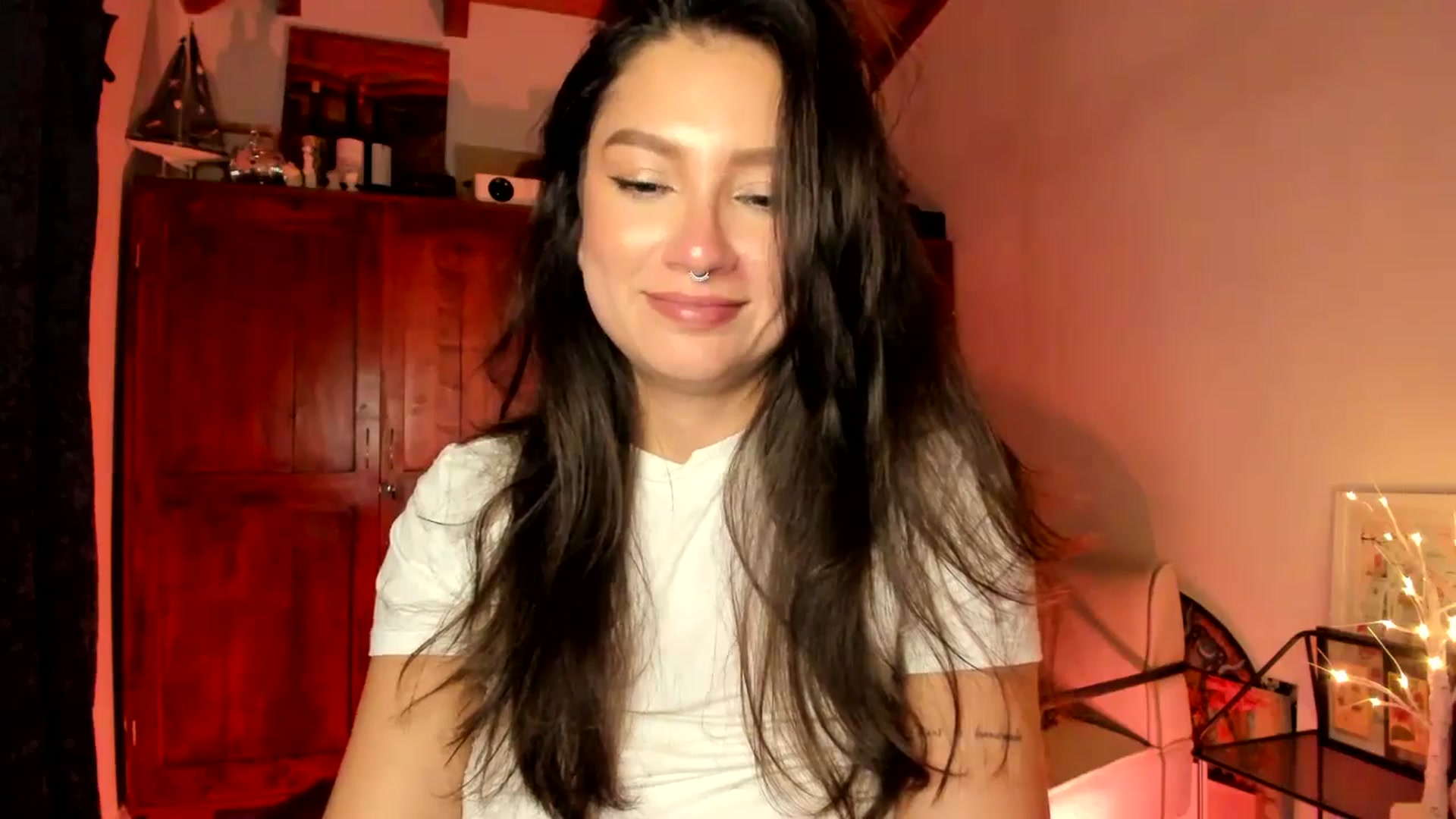 Gallery image thumbnail from Lindsoft's myfreecams stream on, 11/30/2025, 04:35 image 15 of 20