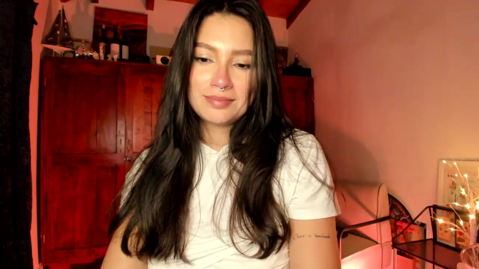 Gallery image thumbnail from Lindsoft's myfreecams stream on, 11/30/2025, 04:35 image 12 of 20