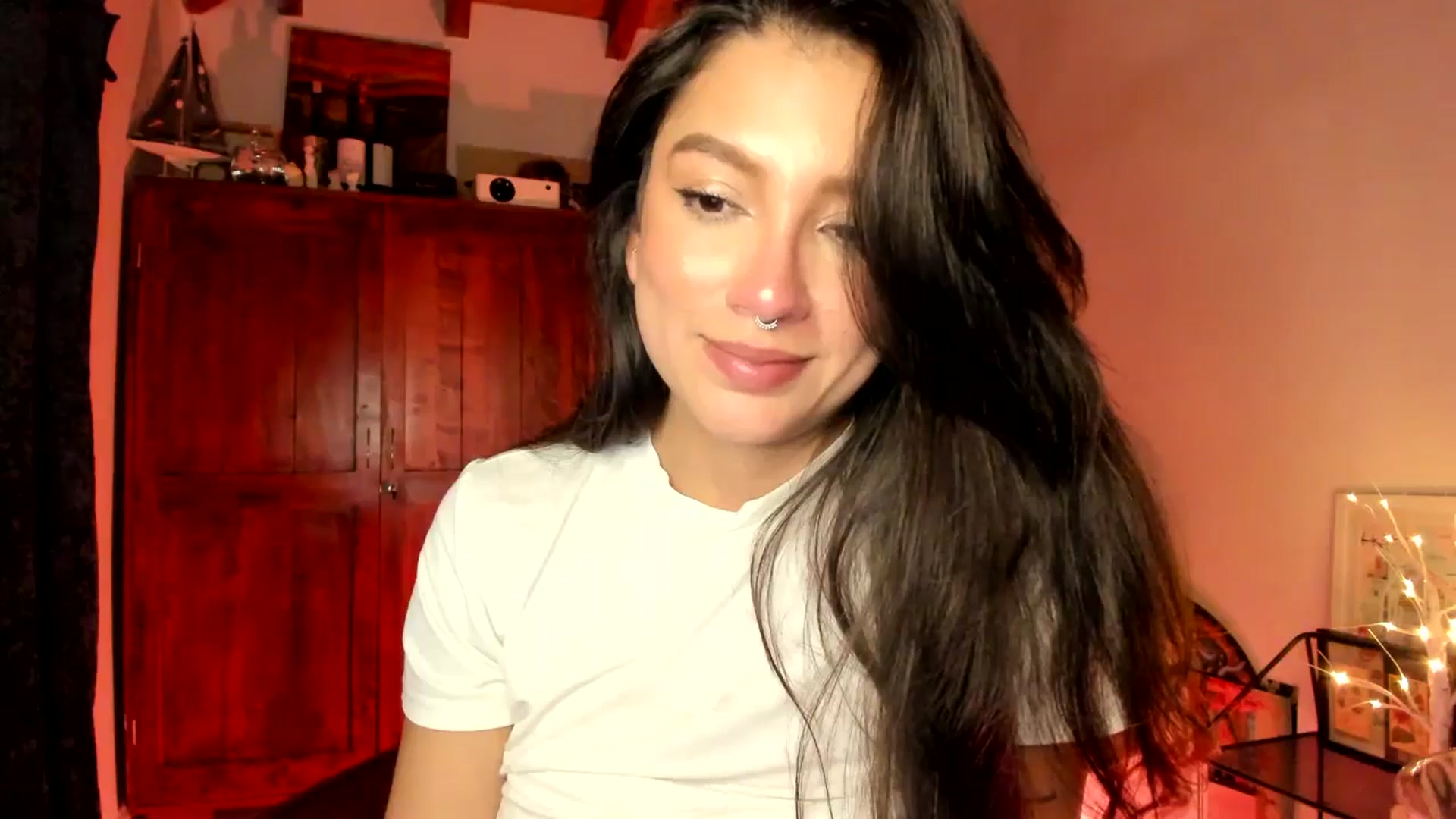 Gallery image thumbnail from Lindsoft's myfreecams stream on, 11/30/2025, 04:35 image 17 of 20