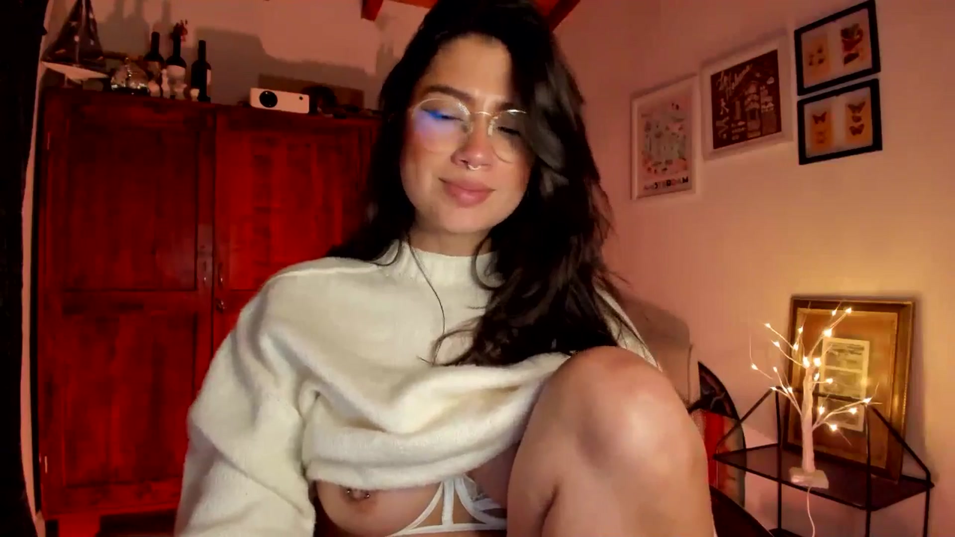 Gallery image thumbnail from Lindsoft's myfreecams stream on, 12/13/2025, 04:43 image 2 of 20