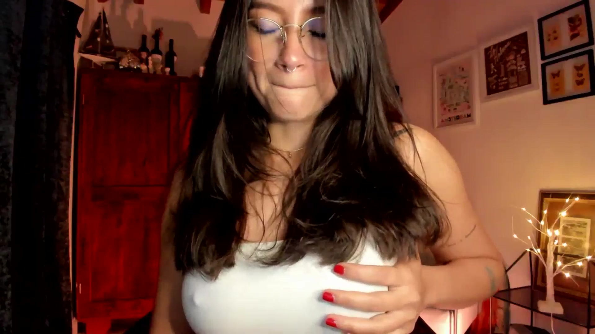 Gallery image thumbnail from Lindsoft's myfreecams stream on, 12/15/2025, 01:30 image 16 of 20