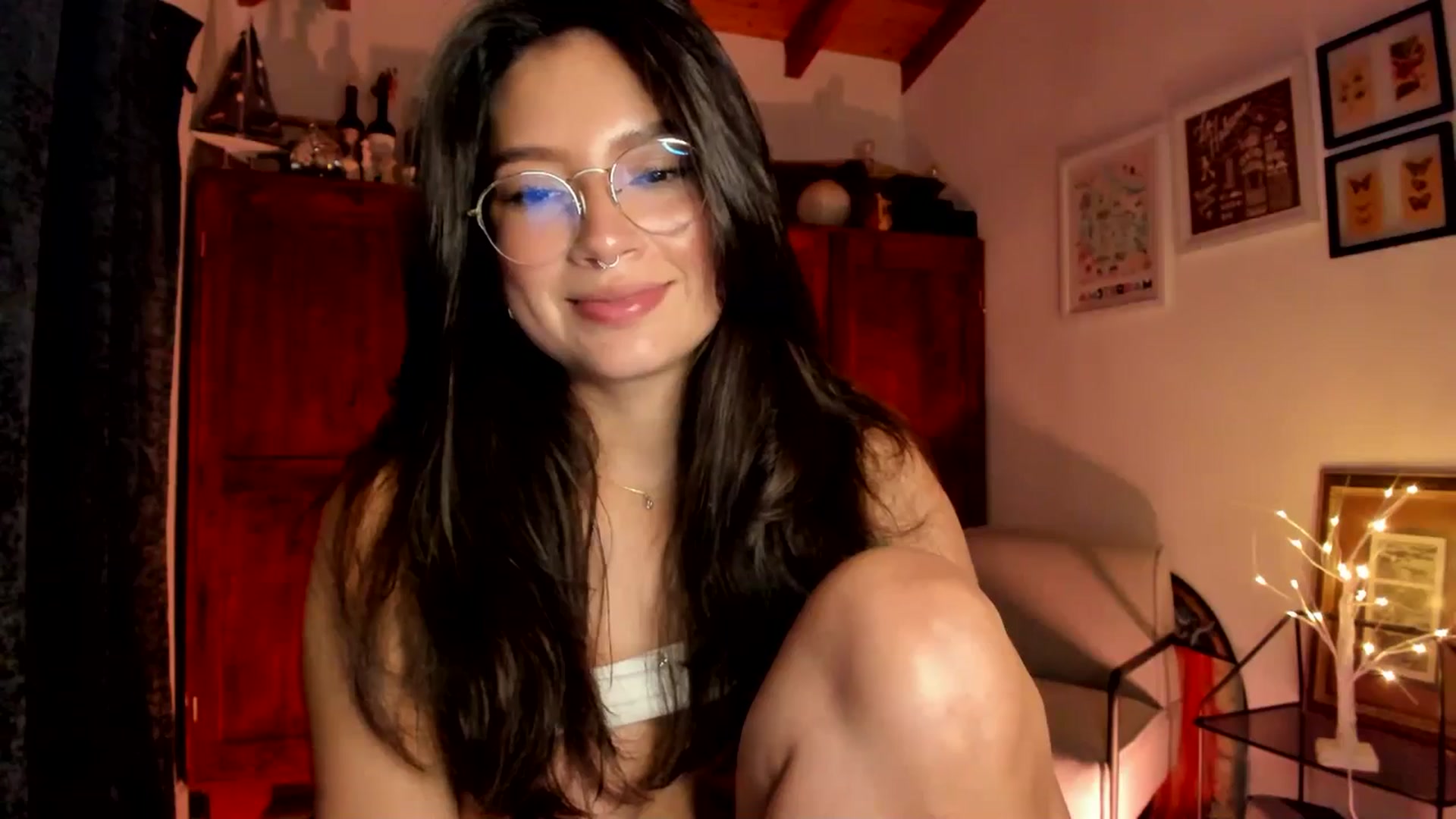 Gallery image thumbnail from Lindsoft's myfreecams stream on, 12/15/2025, 01:30 image 12 of 20