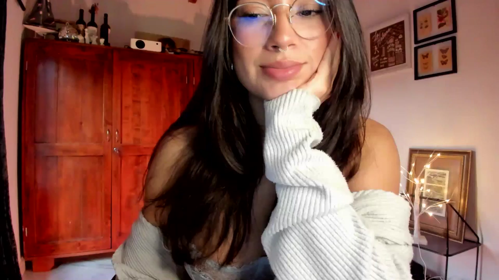 Gallery image thumbnail from Lindsoft's myfreecams stream on, 12/15/2025, 21:41 image 6 of 20
