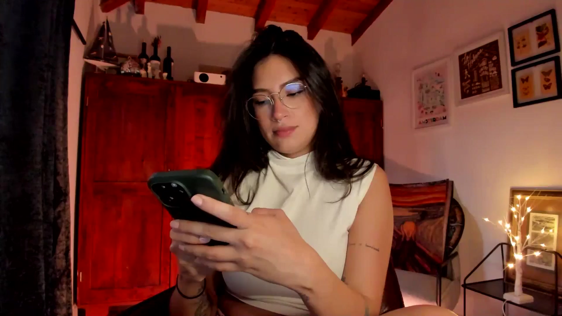 Gallery image thumbnail from Lindsoft's myfreecams stream on, 12/20/2025, 21:45 image 3 of 20
