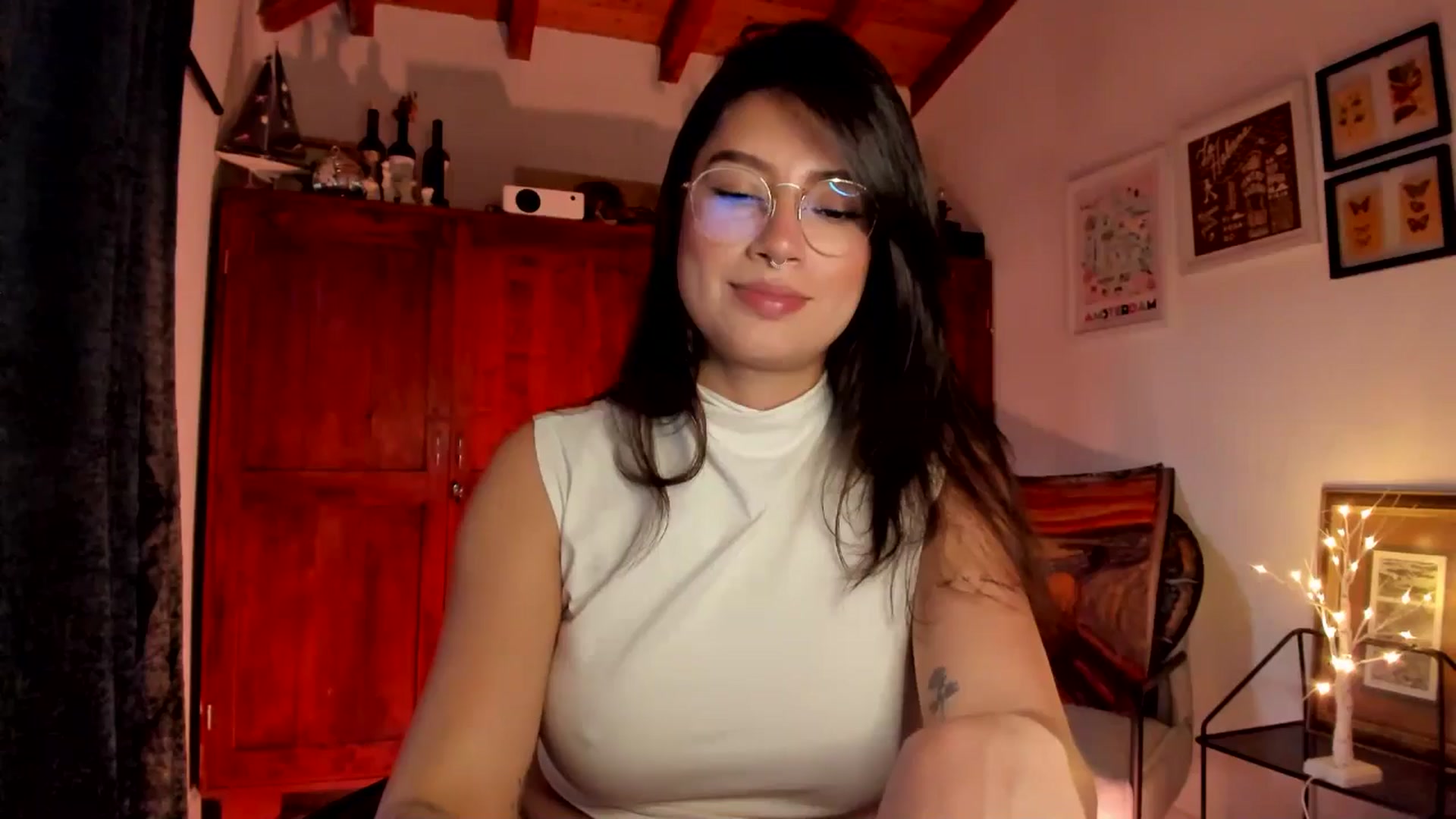 Gallery image thumbnail from Lindsoft's myfreecams stream on, 12/20/2025, 21:45 image 1 of 20