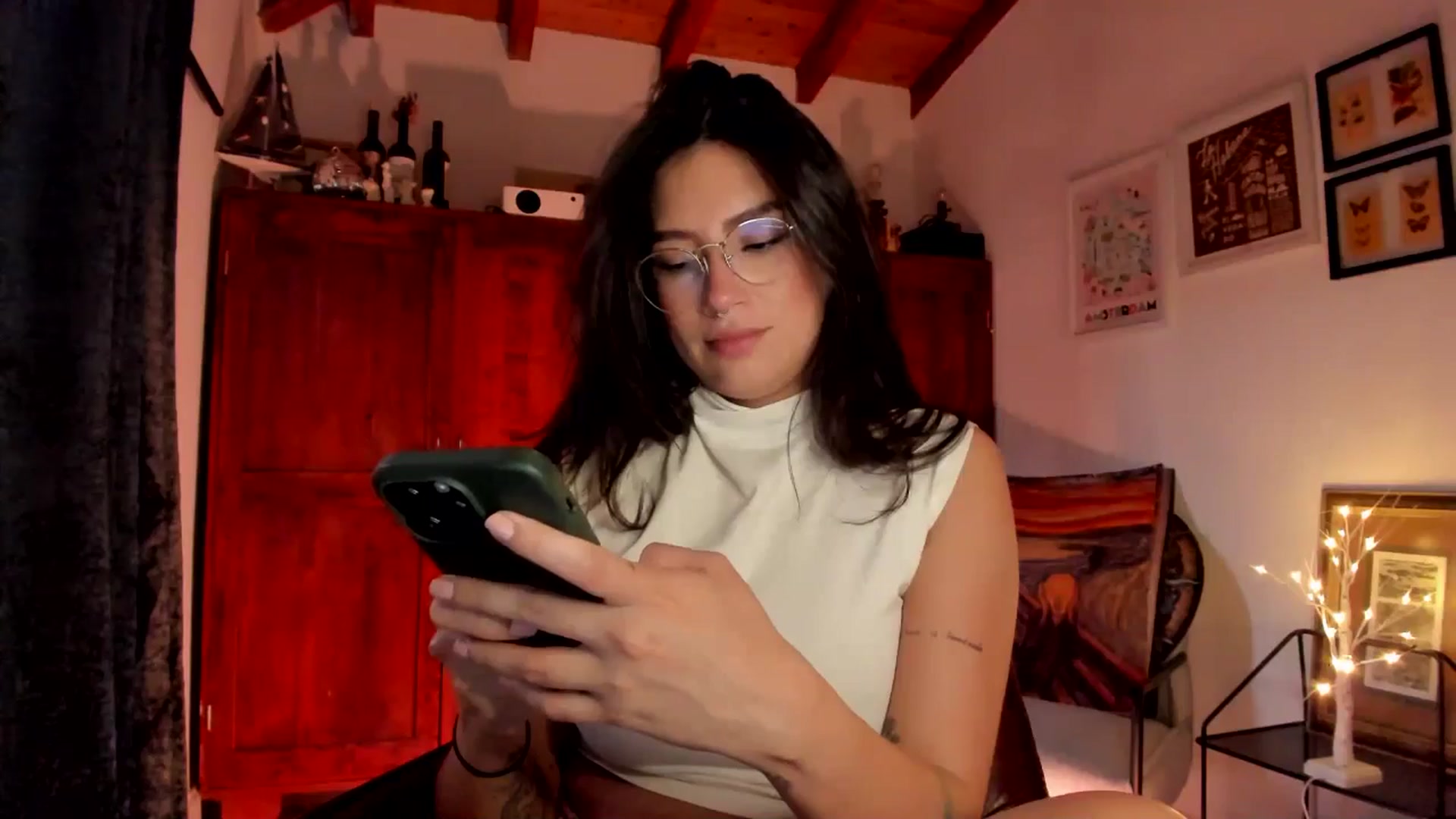 Gallery image thumbnail from Lindsoft's myfreecams stream on, 12/20/2025, 21:45 image 4 of 20