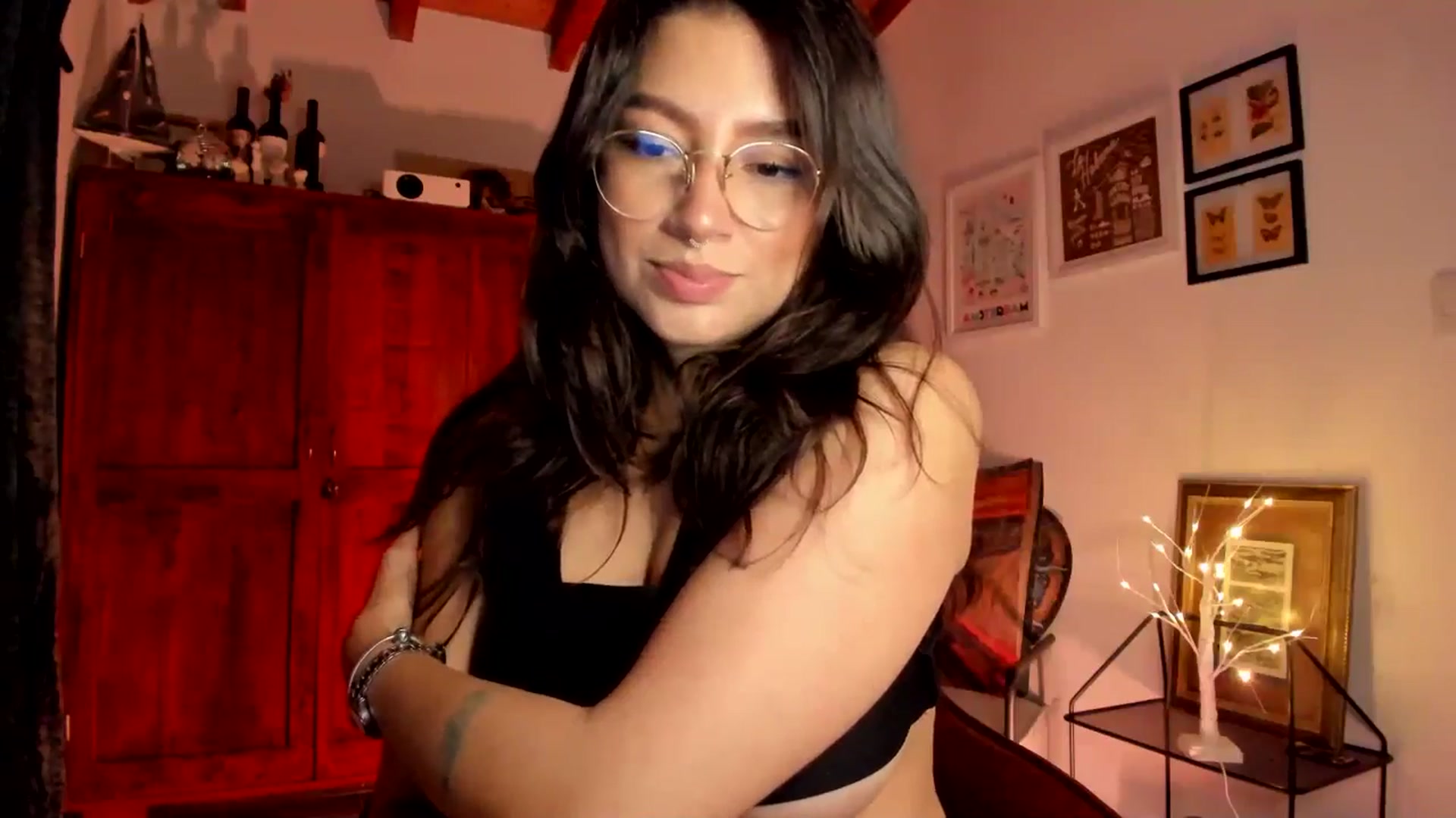Gallery image thumbnail from Lindsoft's myfreecams stream on, 12/27/2025, 24:03 image 3 of 20