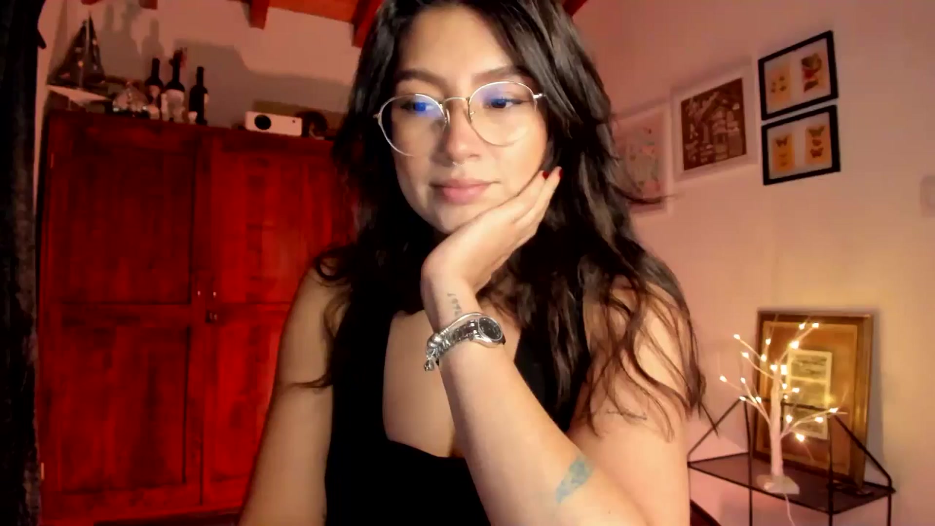 Gallery image thumbnail from Lindsoft's myfreecams stream on, 12/27/2025, 24:03 image 2 of 20