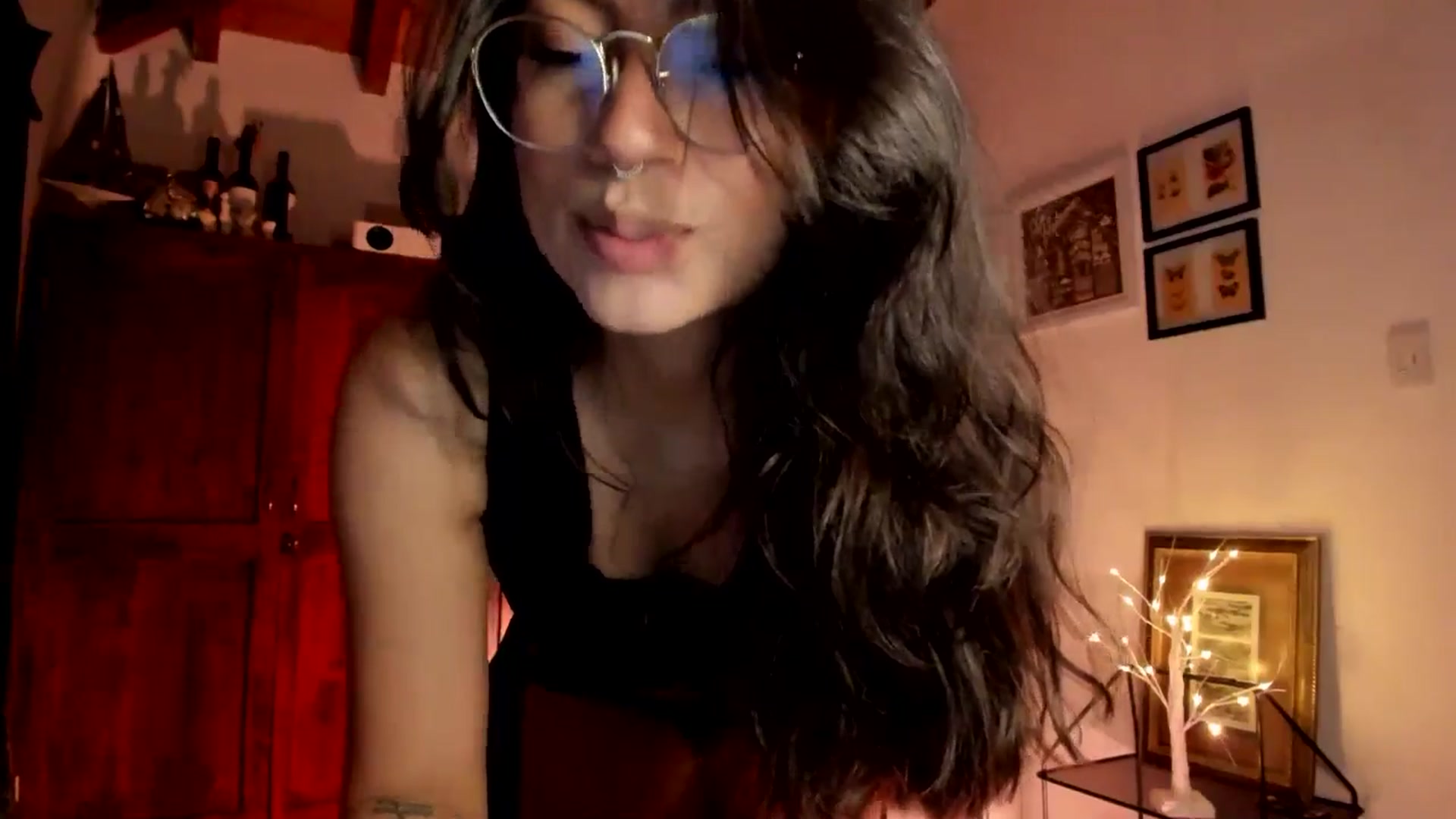 Gallery image thumbnail from Lindsoft's myfreecams stream on, 12/27/2025, 24:03 image 10 of 20