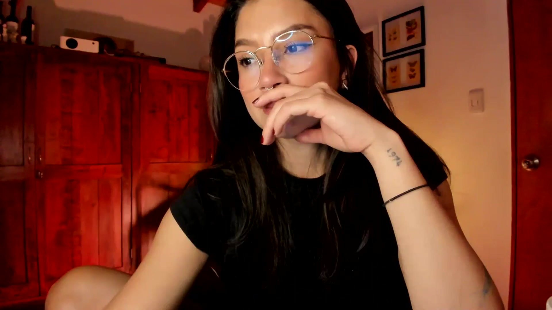 Gallery image thumbnail from Lindsoft's myfreecams stream on, 12/29/2025, 24:32 image 9 of 20