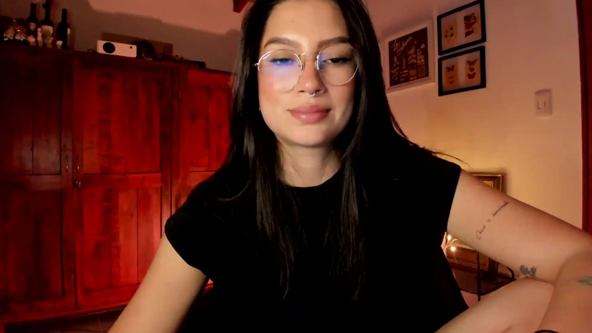 Gallery image thumbnail from Lindsoft's myfreecams stream on, 12/29/2025, 24:32 image 6 of 20