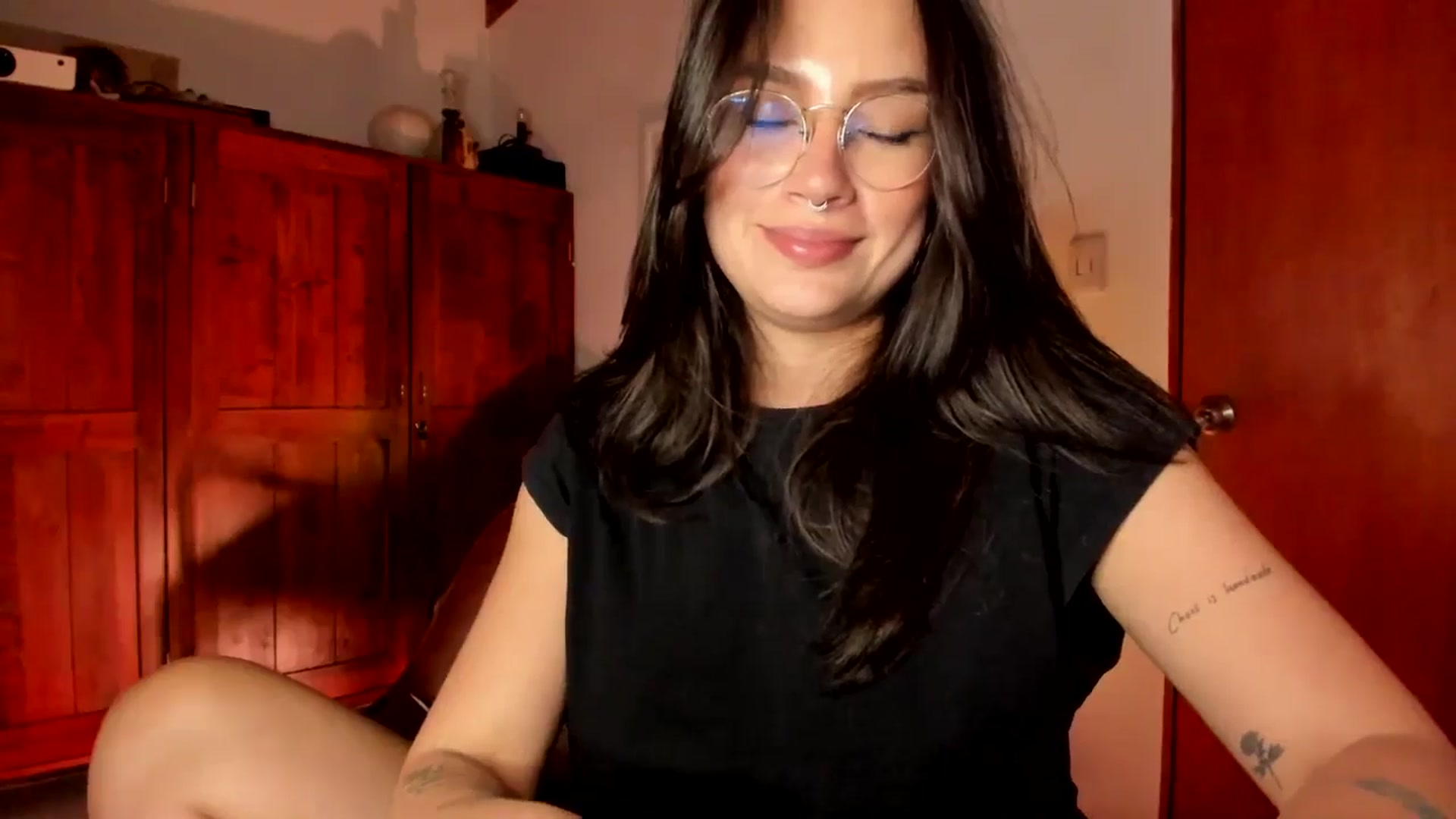 Gallery image thumbnail from Lindsoft's myfreecams stream on, 12/29/2025, 01:32 image 12 of 20