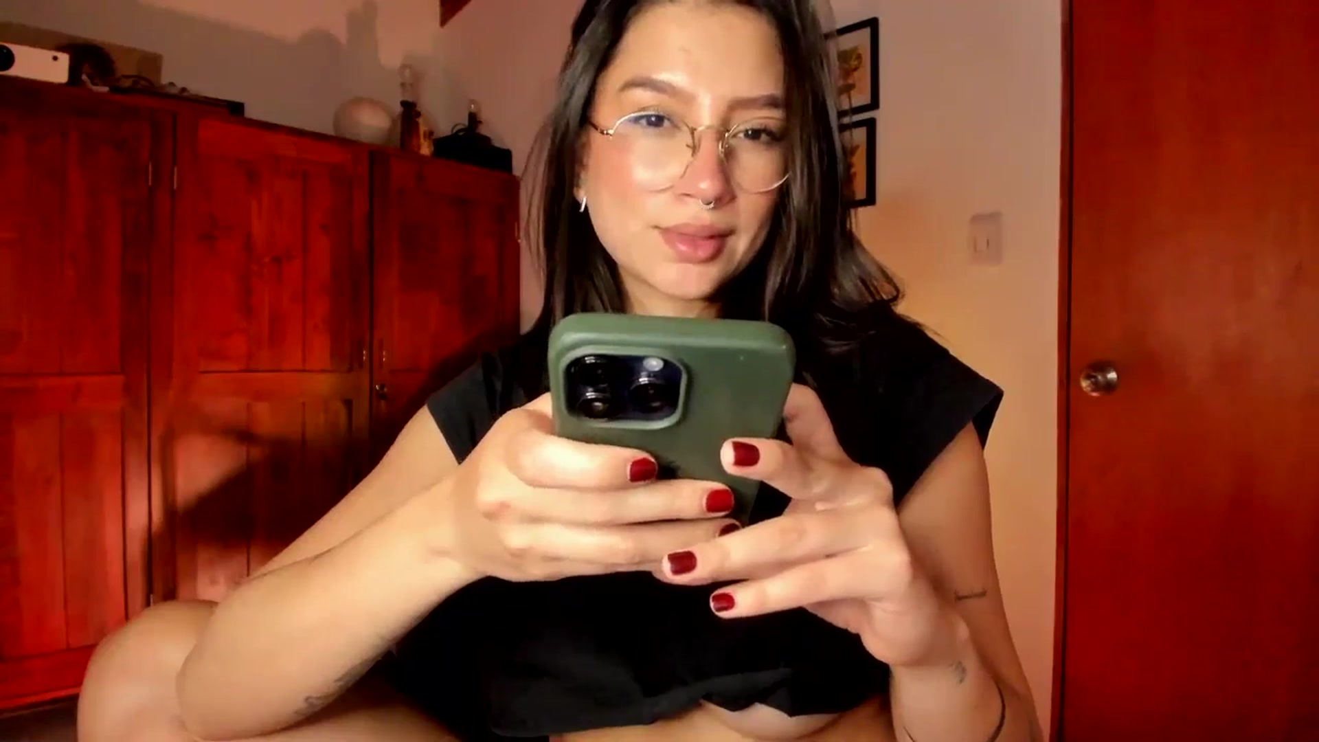 Gallery image thumbnail from Lindsoft's myfreecams stream on, 12/29/2025, 01:32 image 2 of 20