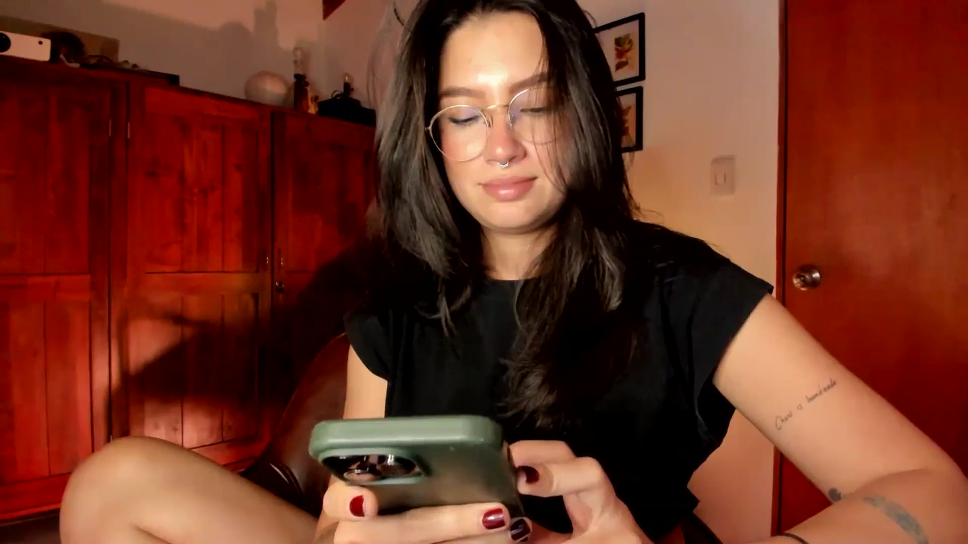 Gallery image thumbnail from Lindsoft's myfreecams stream on, 12/29/2025, 01:32 image 4 of 20