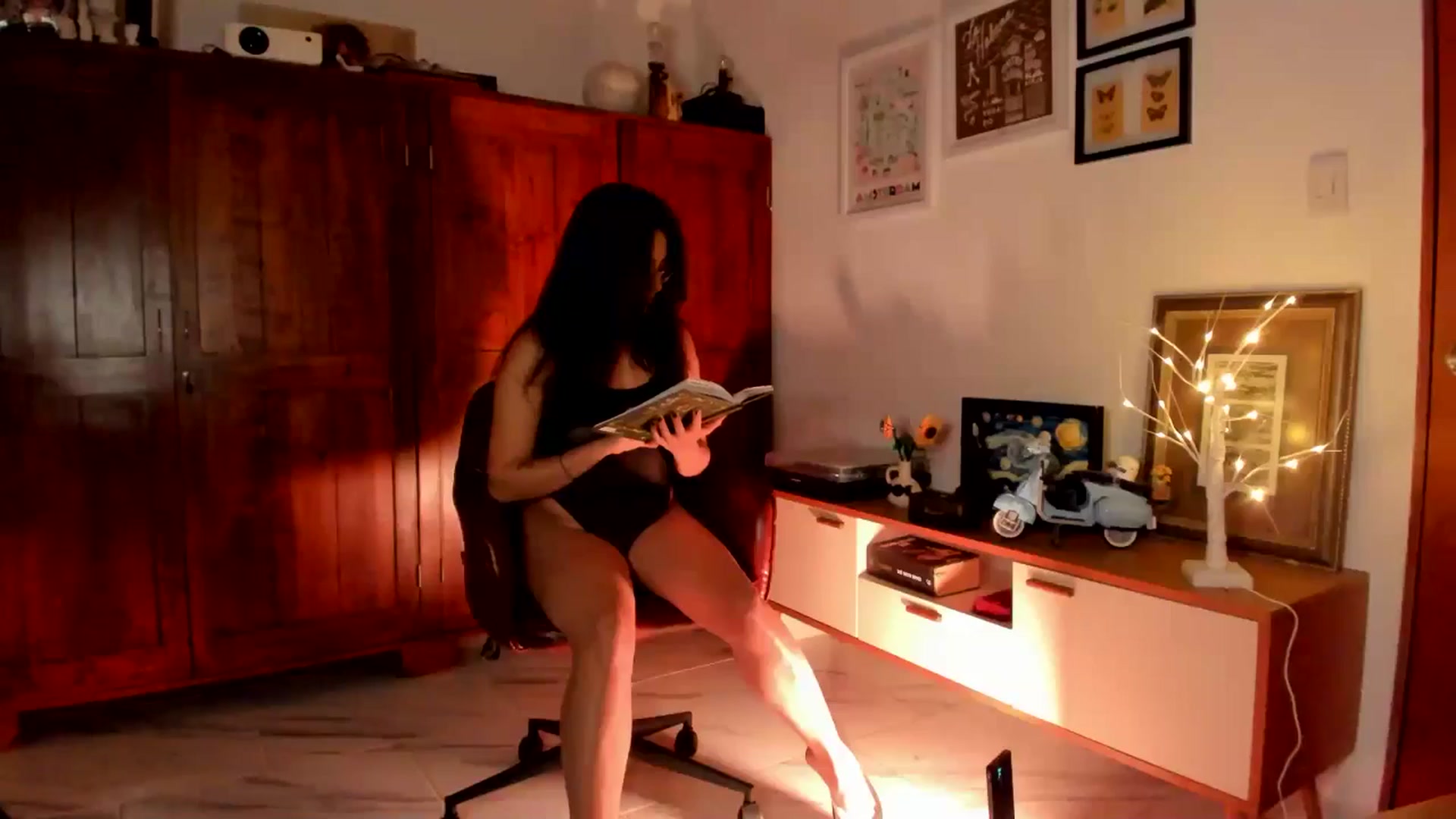 Gallery image thumbnail from Lindsoft's myfreecams stream on, 12/31/2025, 24:42 image 20 of 20