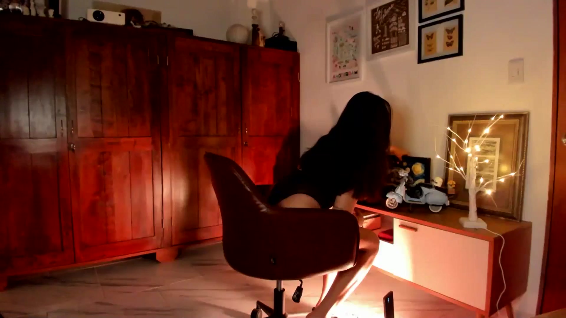 Gallery image thumbnail from Lindsoft's myfreecams stream on, 12/31/2025, 24:42 image 19 of 20