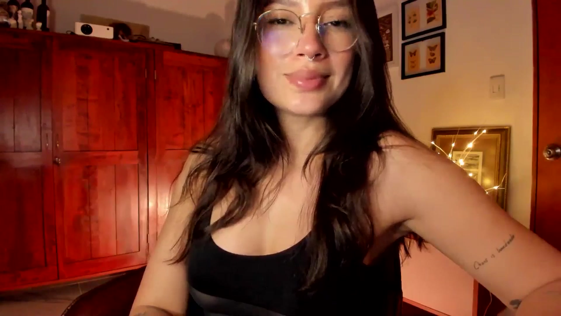 Gallery image thumbnail from Lindsoft's myfreecams stream on, 12/31/2025, 03:40 image 5 of 20