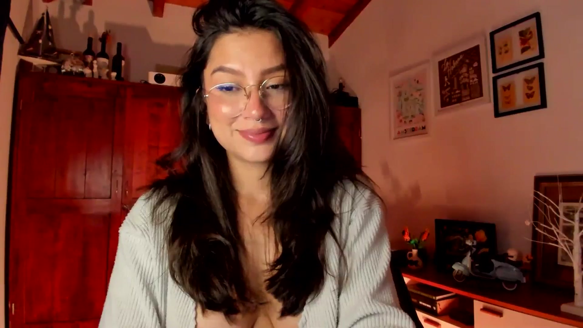 Gallery image thumbnail from Lindsoft's myfreecams stream on, 01/06/2026, 04:34 image 15 of 20