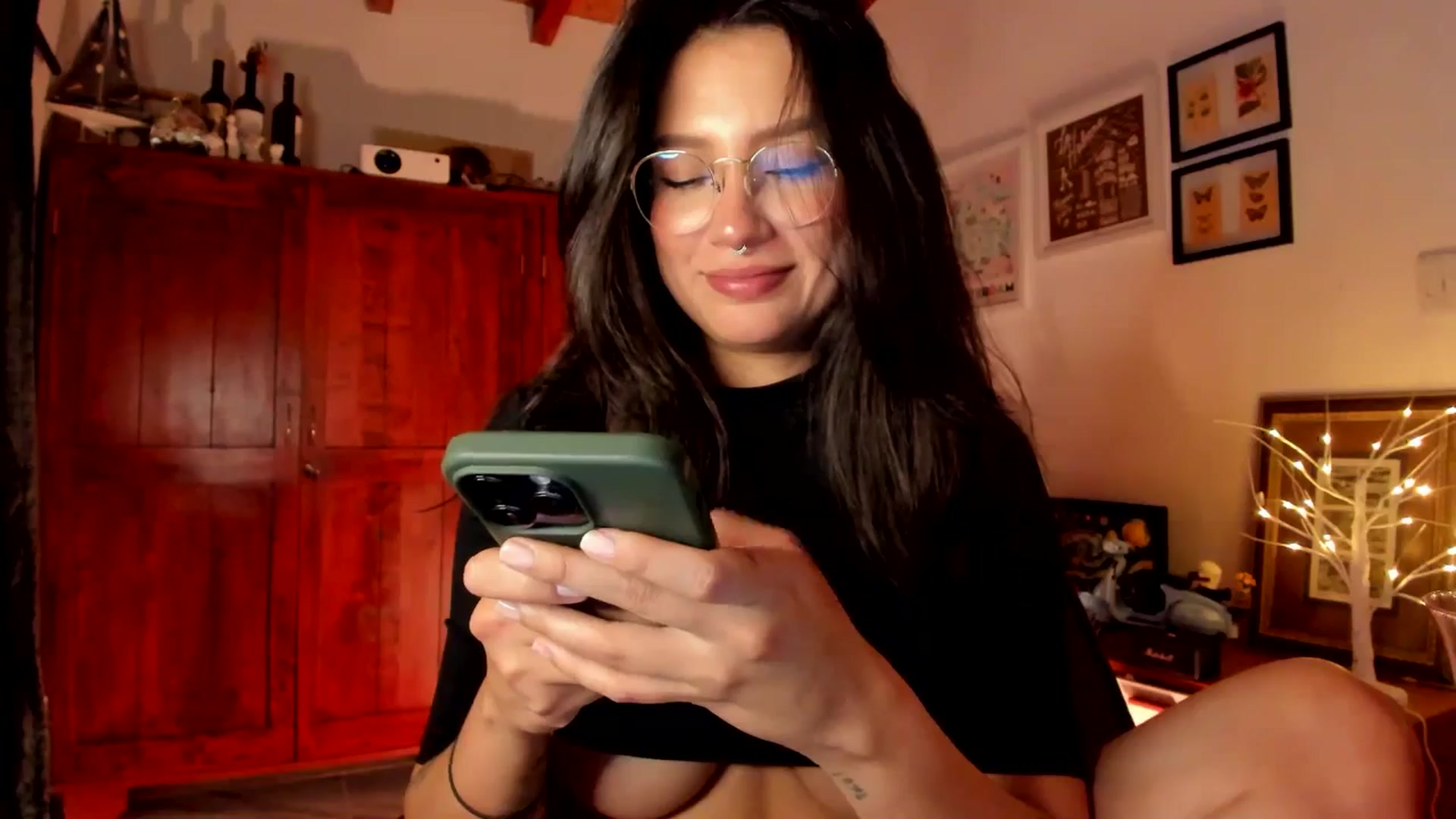 Gallery image thumbnail from Lindsoft's myfreecams stream on, 01/08/2026, 04:00 image 9 of 20