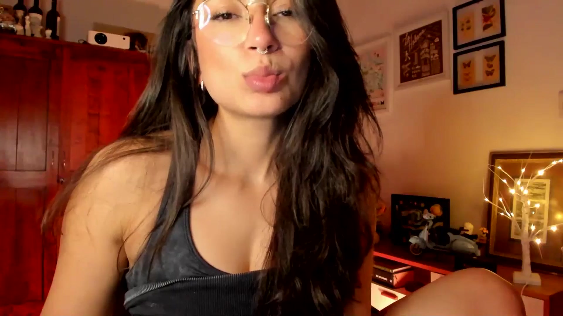 Gallery image thumbnail from Lindsoft's myfreecams stream on, 01/11/2026, 05:56 image 14 of 20