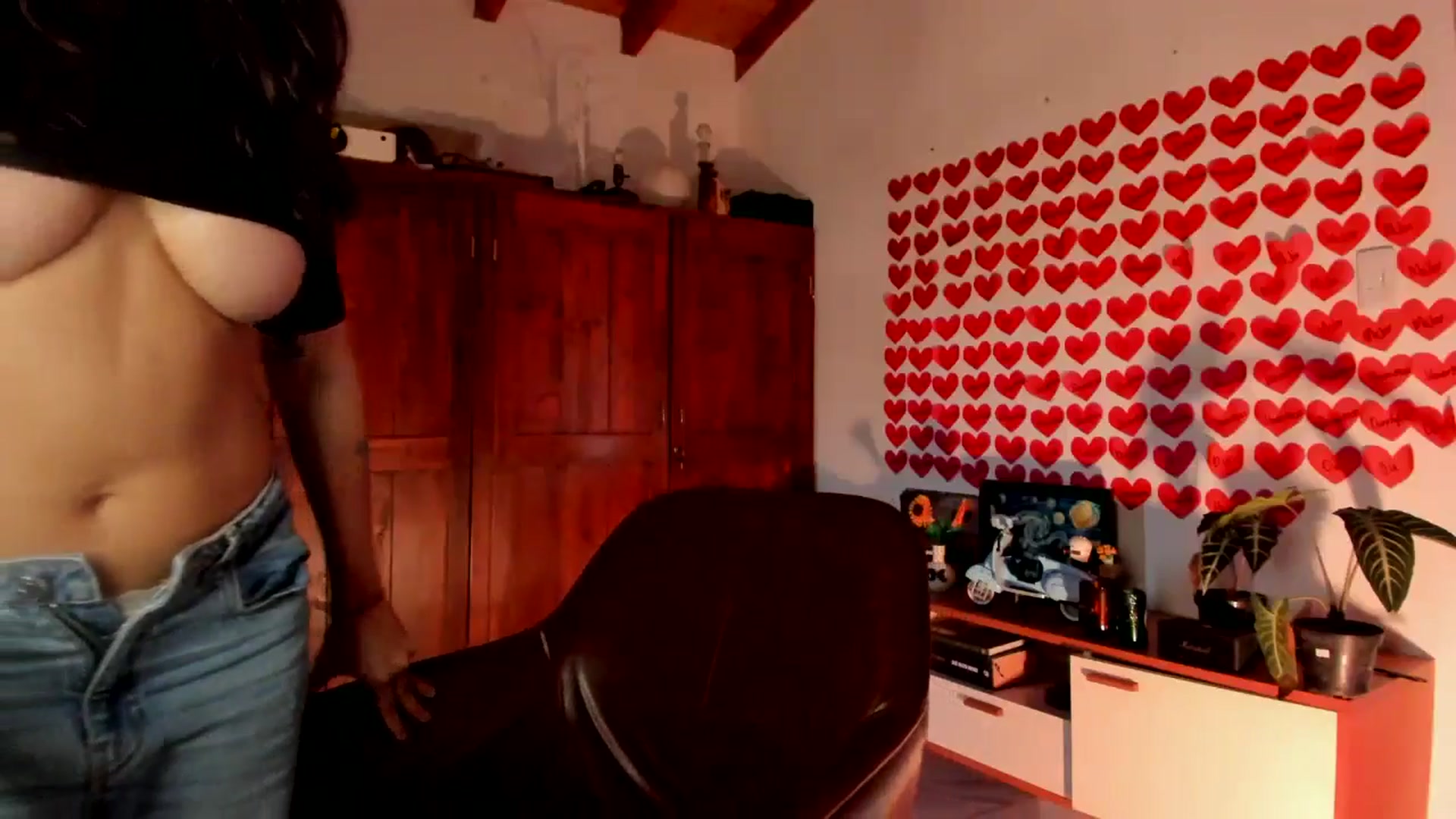 Gallery image thumbnail from Lindsoft's myfreecams stream on, 02/09/2026, 21:14 image 4 of 20