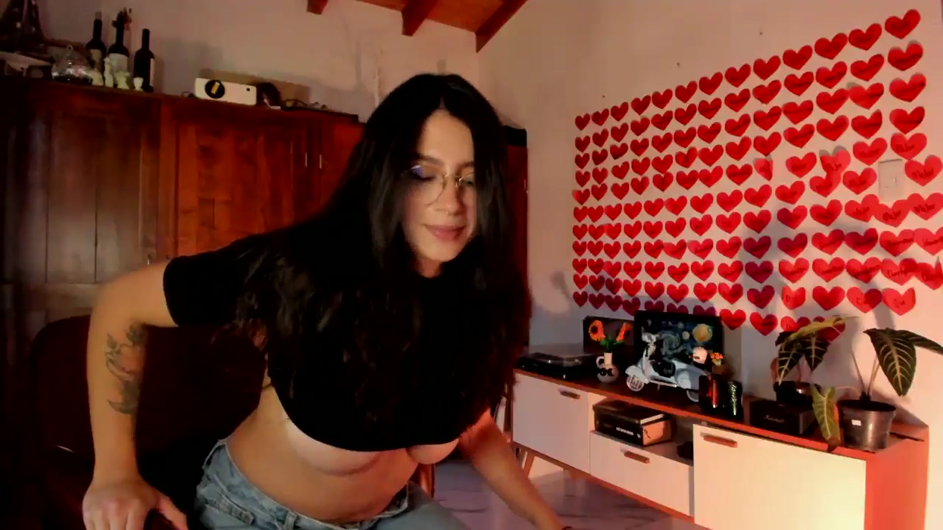 Gallery image thumbnail from Lindsoft's myfreecams stream on, 02/09/2026, 21:14 image 3 of 20