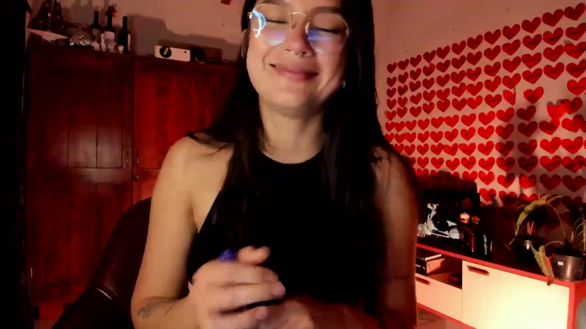 Gallery image thumbnail from Lindsoft's myfreecams stream on, 02/14/2026, 01:08 image 13 of 20