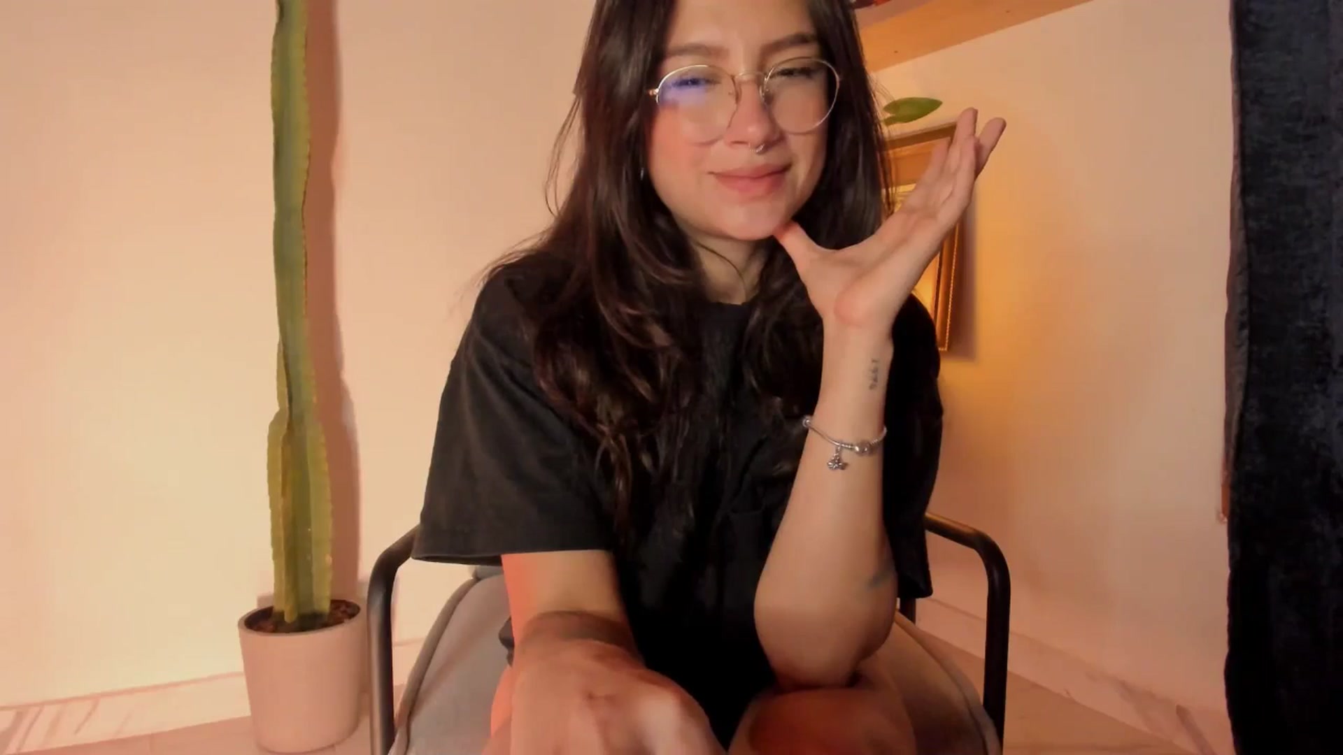 Gallery image thumbnail from Lindsoft's myfreecams stream on, 03/05/2026, 02:21 image 6 of 20