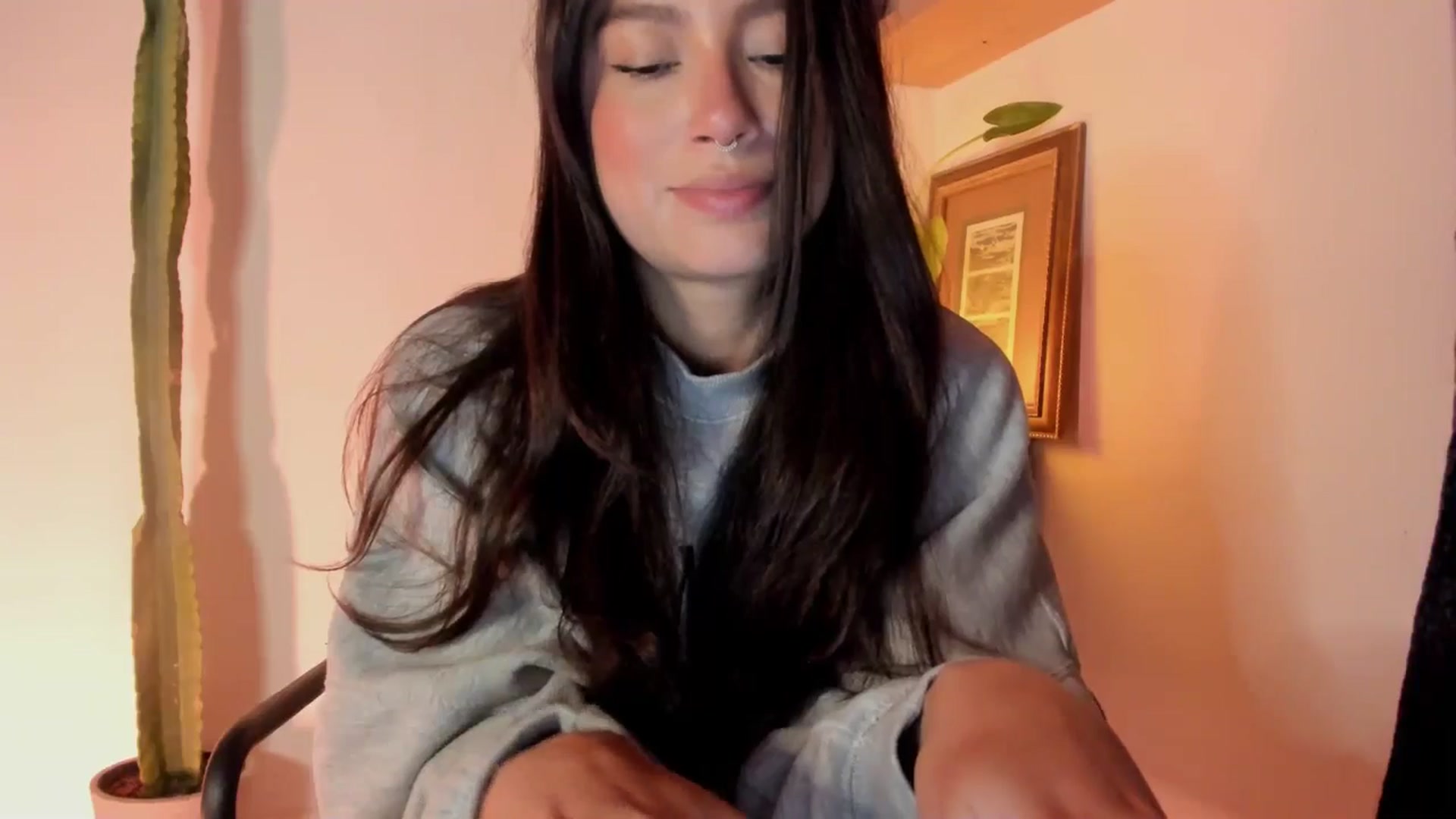 Gallery image thumbnail from Lindsoft's myfreecams stream on, 03/10/2026, 24:36 image 5 of 20