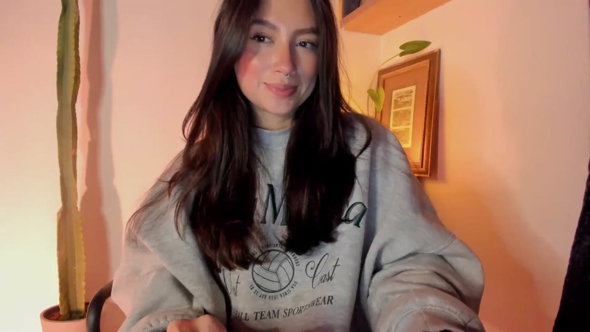 Gallery image thumbnail from Lindsoft's myfreecams stream on, 03/10/2026, 24:35 image 4 of 20