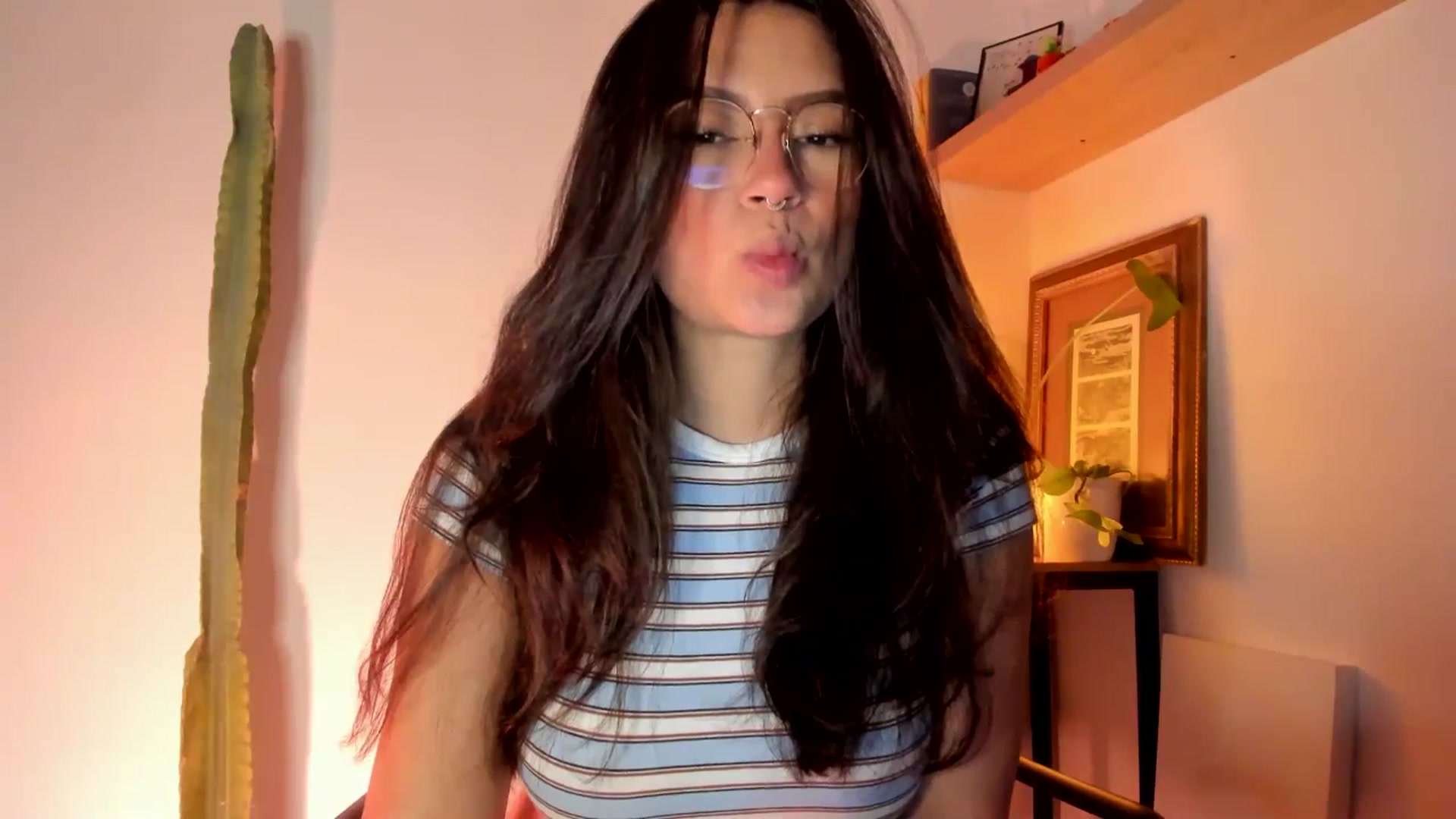 Gallery image thumbnail from Lindsoft's myfreecams stream on, 03/30/2026, 02:06 image 8 of 20
