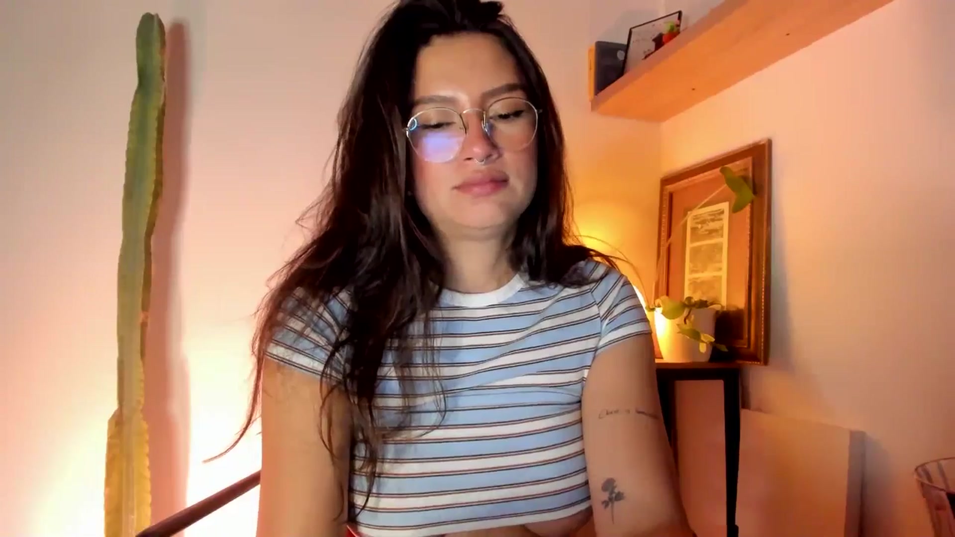 Gallery image thumbnail from Lindsoft's myfreecams stream on, 03/30/2026, 04:23 image 12 of 20