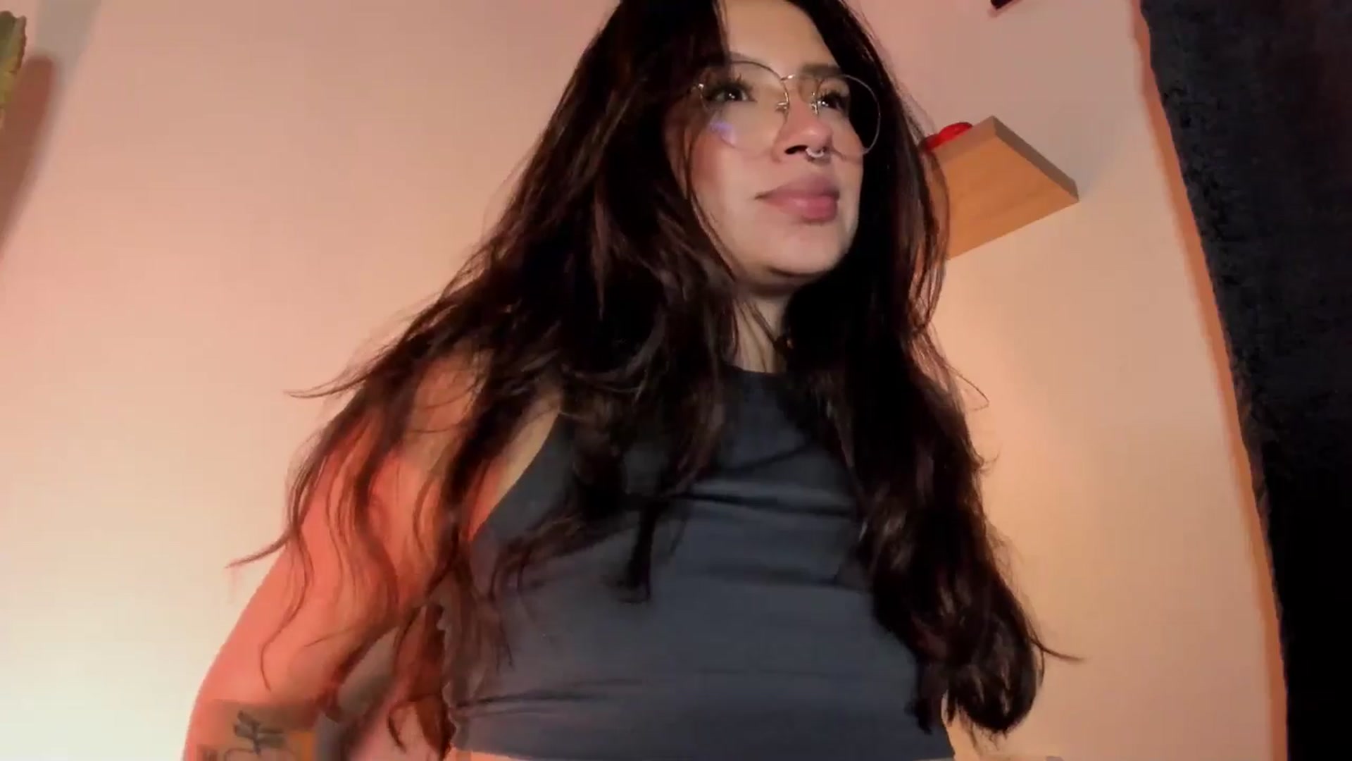 Gallery image thumbnail from Lindsoft's myfreecams stream on, 03/31/2026, 04:58 image 10 of 20