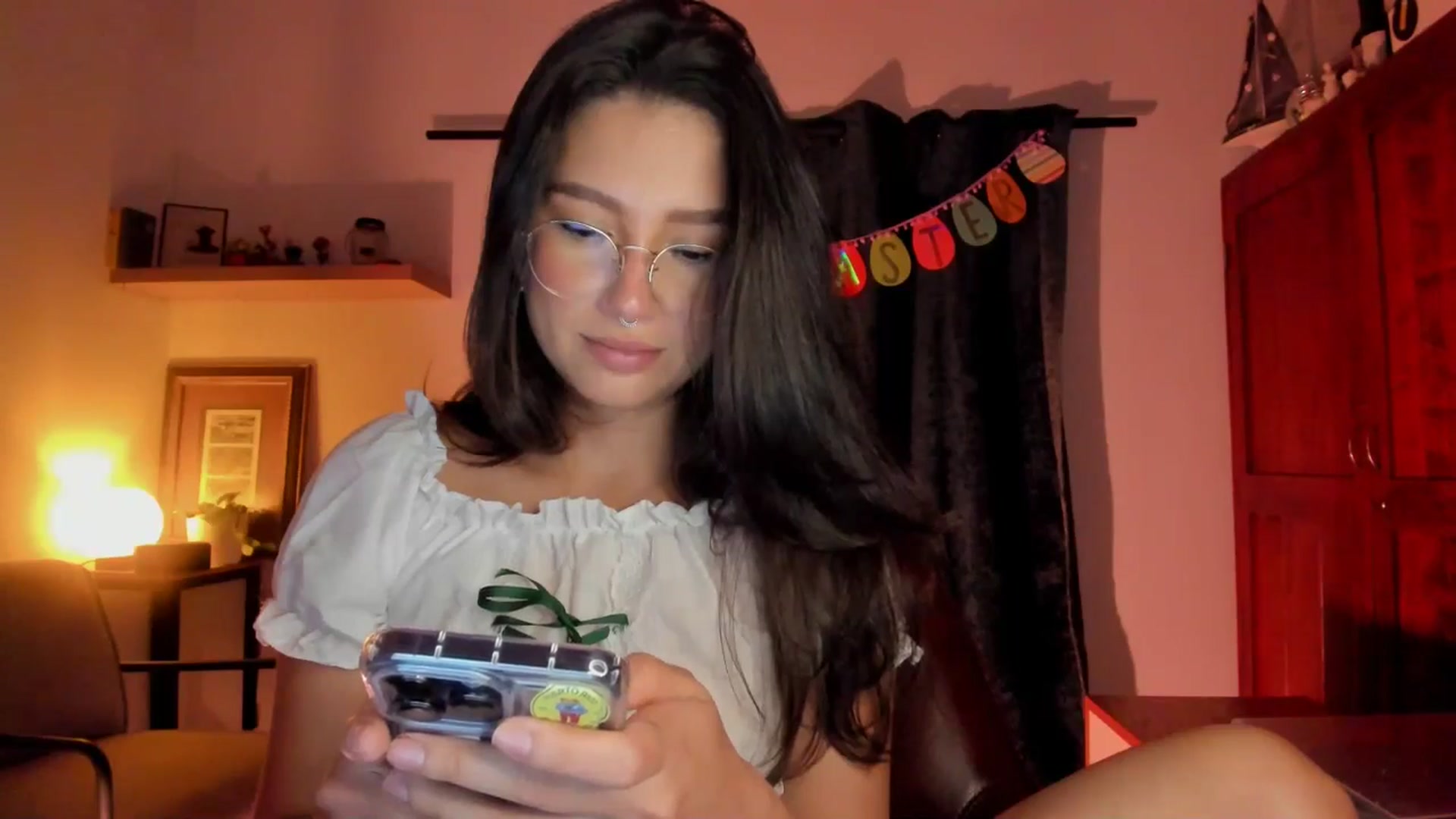 Gallery image thumbnail from Lindsoft's myfreecams stream on, 04/06/2026, 04:10 image 9 of 20