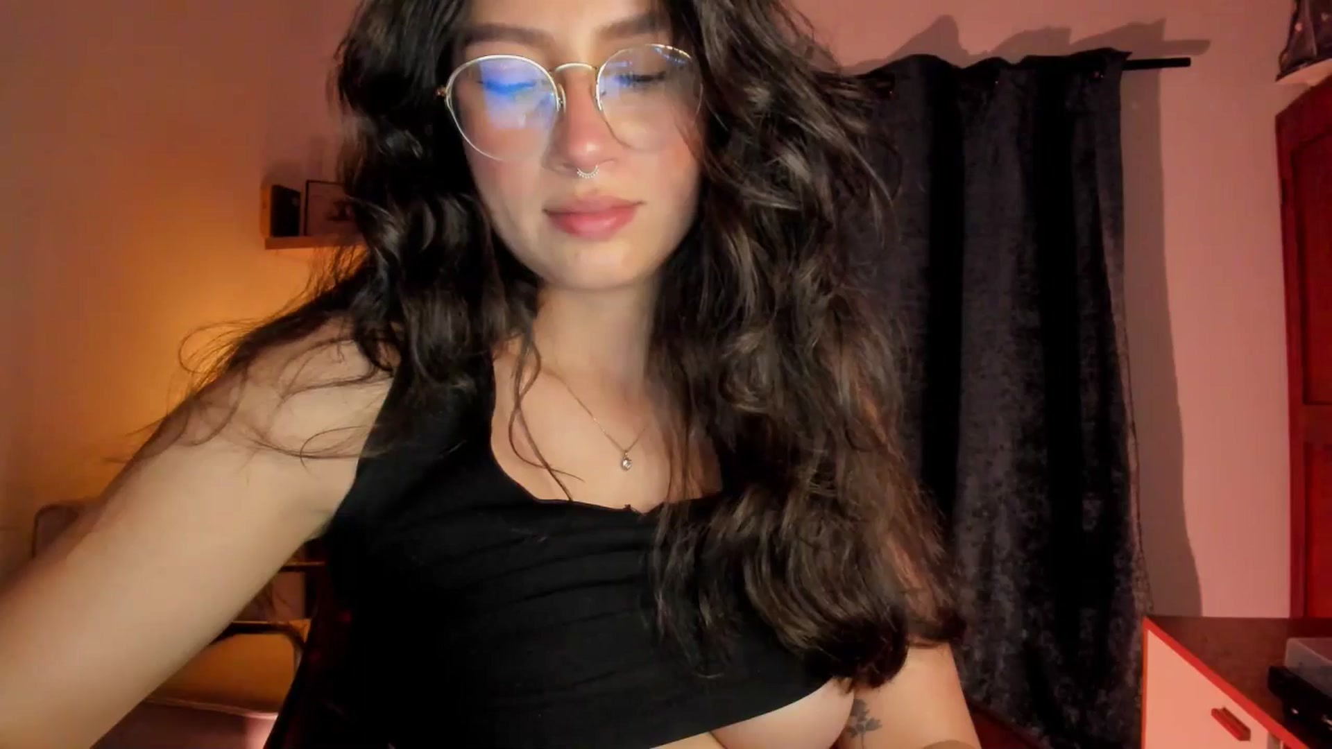 Gallery image thumbnail from Lindsoft's myfreecams stream on, 04/10/2026, 05:55 image 1 of 20
