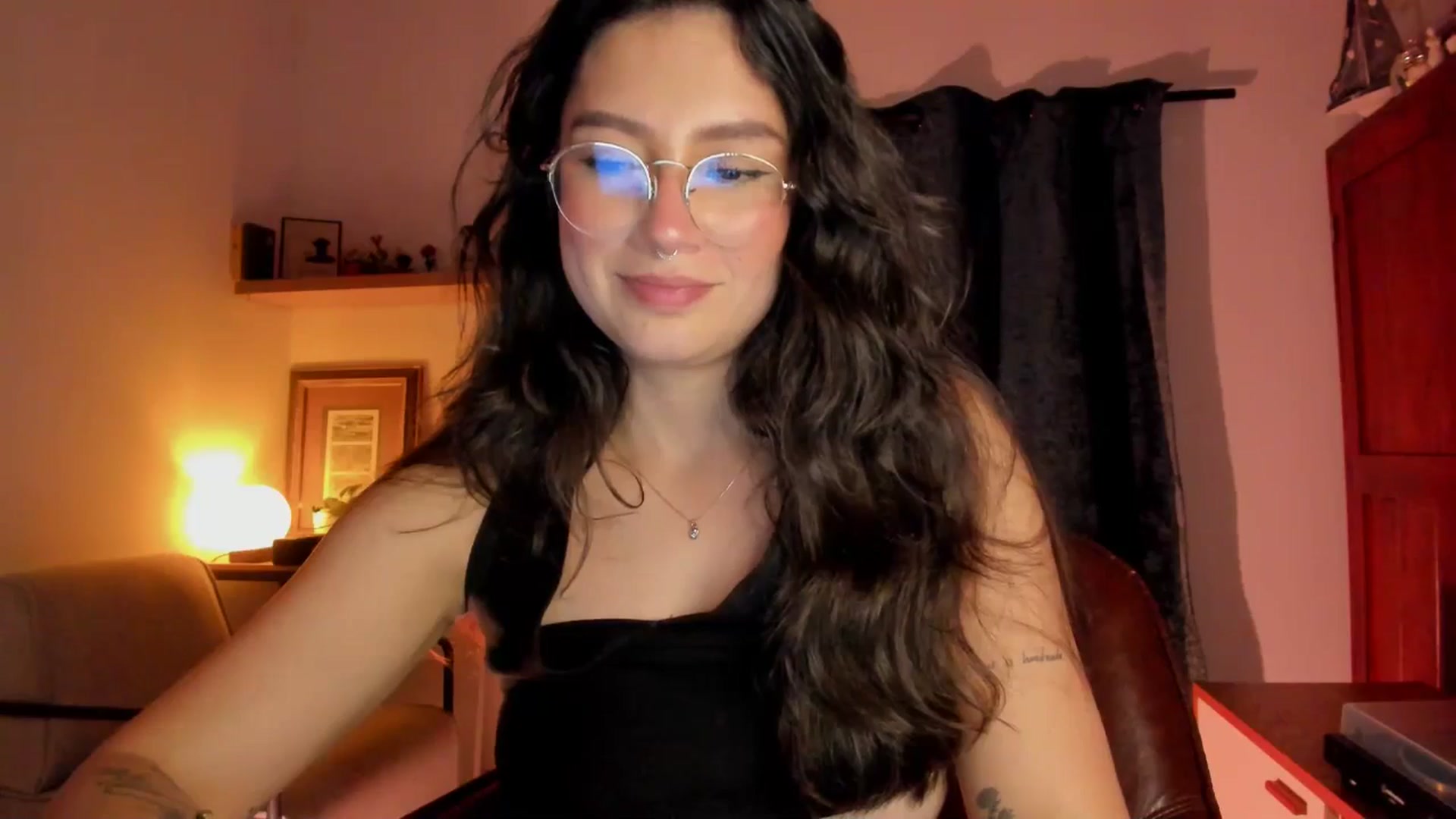 Gallery image thumbnail from Lindsoft's myfreecams stream on, 04/10/2026, 05:55 image 17 of 20