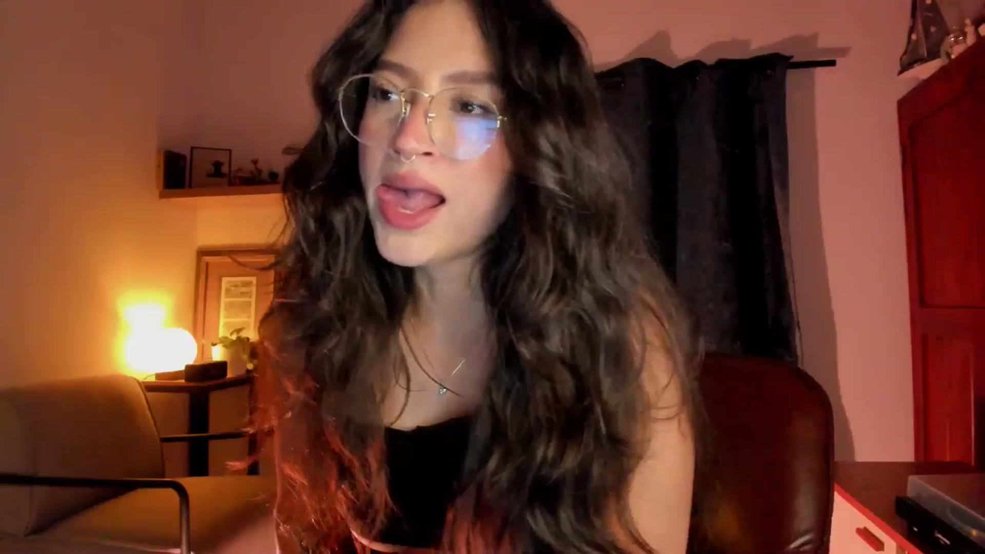 Gallery image thumbnail from Lindsoft's myfreecams stream on, 04/10/2026, 05:55 image 18 of 20