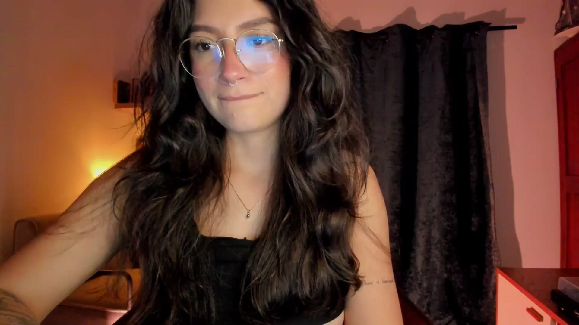Gallery image thumbnail from Lindsoft's myfreecams stream on, 04/10/2026, 05:55 image 4 of 20