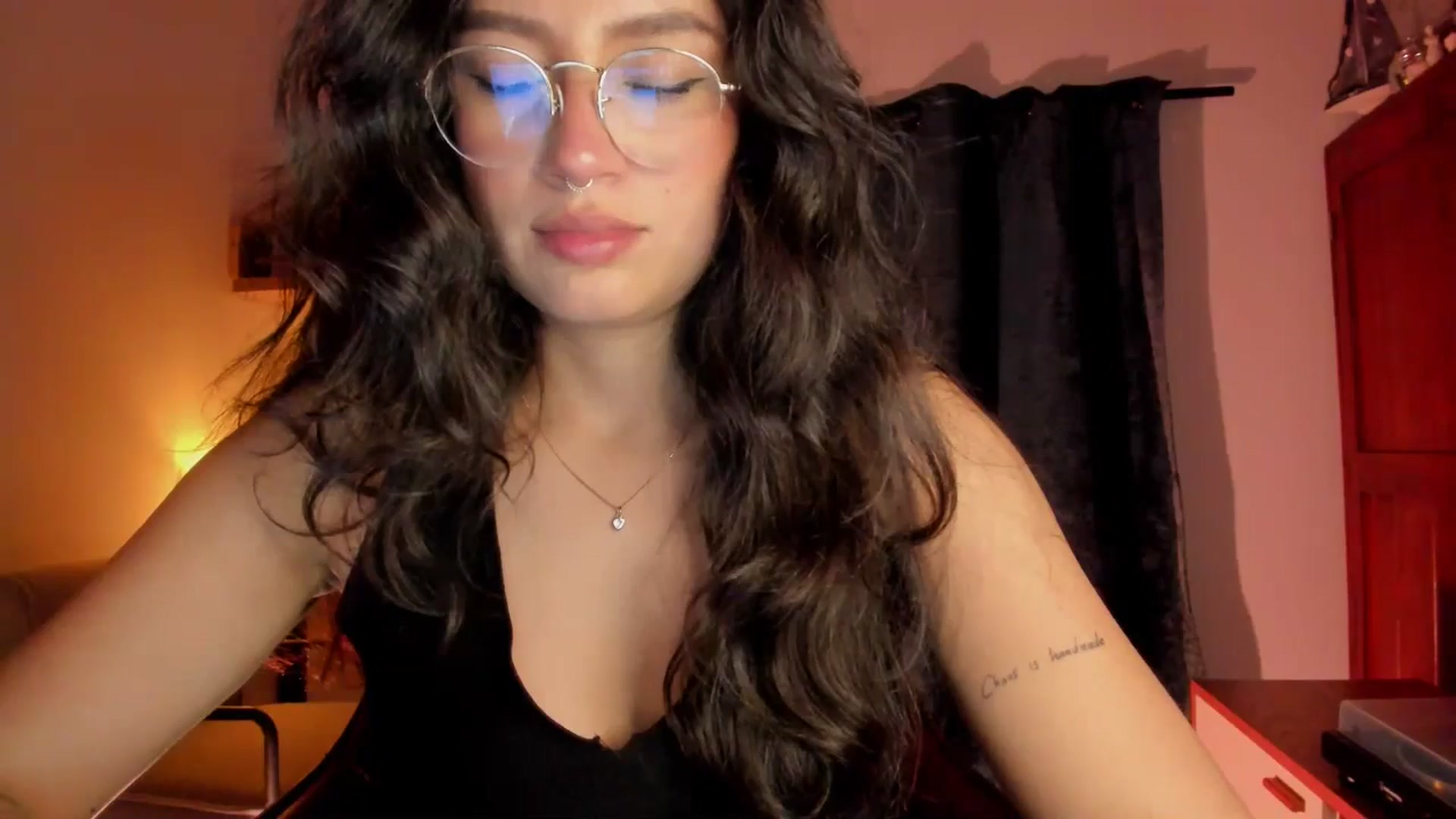 Gallery image thumbnail from Lindsoft's myfreecams stream on, 04/10/2026, 05:55 image 20 of 20