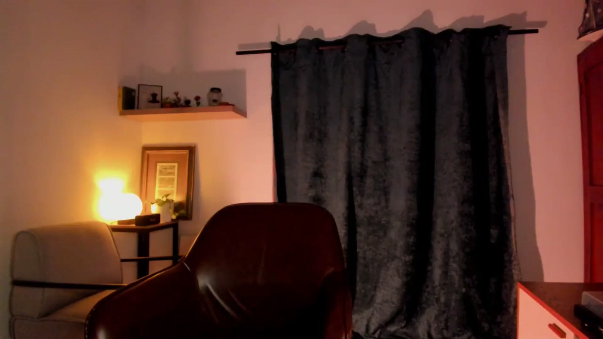 Gallery image thumbnail from Lindsoft's myfreecams stream on, 04/10/2026, 05:55 image 5 of 20