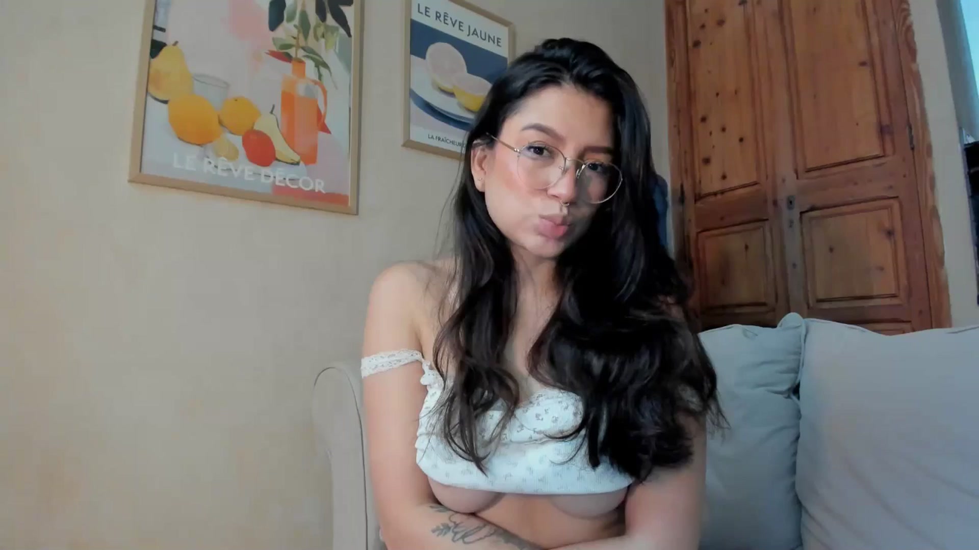 Gallery image thumbnail from Lindsoft's myfreecams stream on, 04/21/2026, 07:01 image 10 of 20