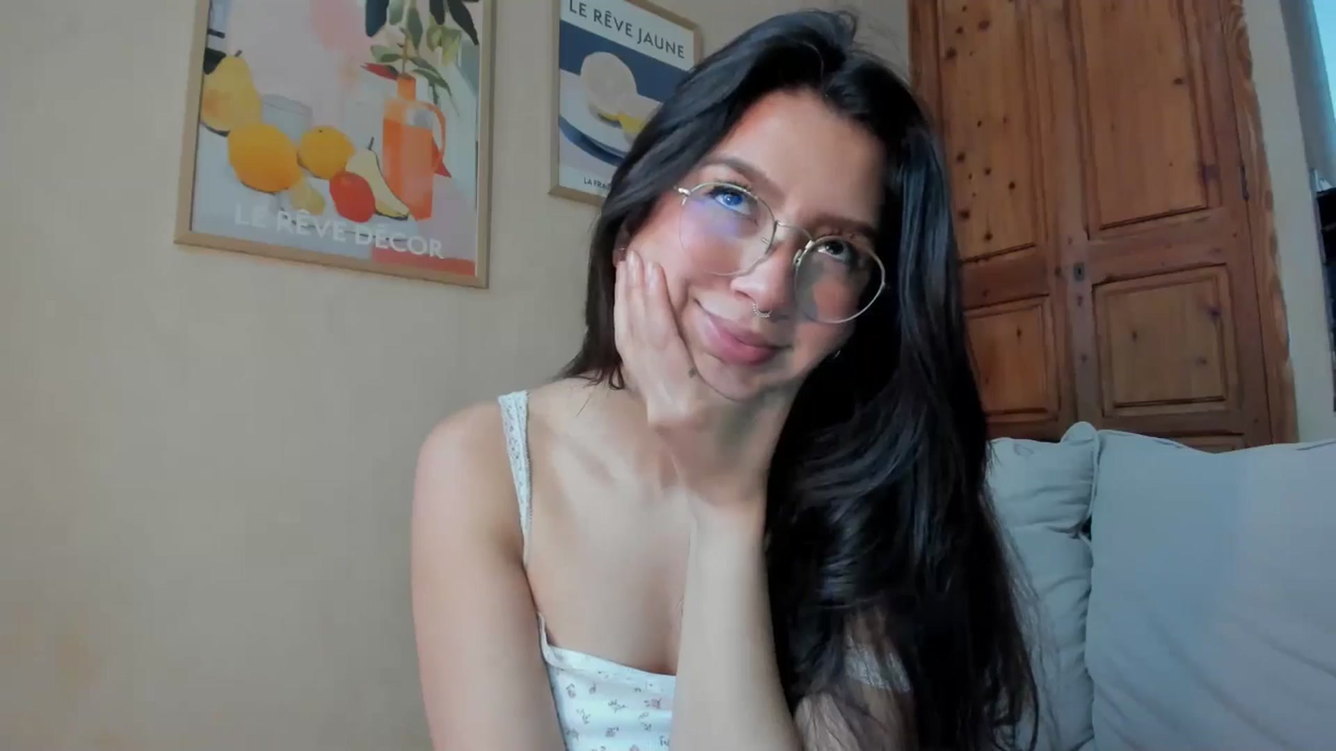 Gallery image thumbnail from Lindsoft's myfreecams stream on, 04/21/2026, 07:01 image 16 of 20