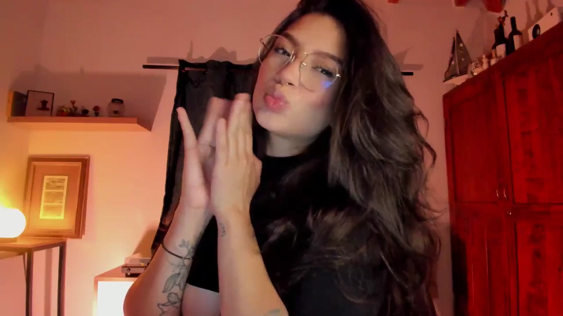 Gallery image thumbnail from Lindsoft's myfreecams stream on, 04/29/2026, 04:09 image 18 of 20