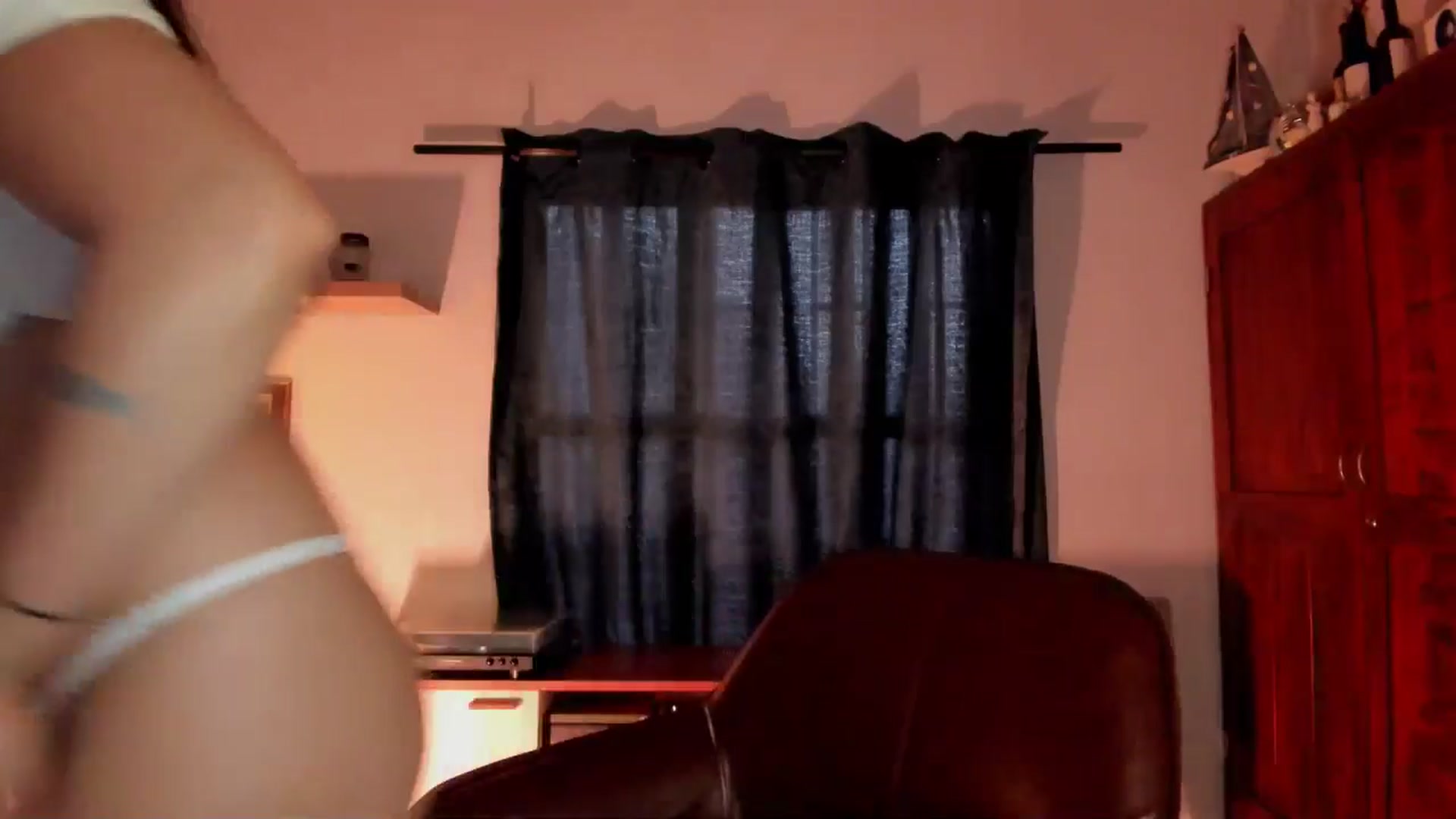 Gallery image thumbnail from Lindsoft's myfreecams stream on, 04/29/2026, 22:16 image 18 of 20