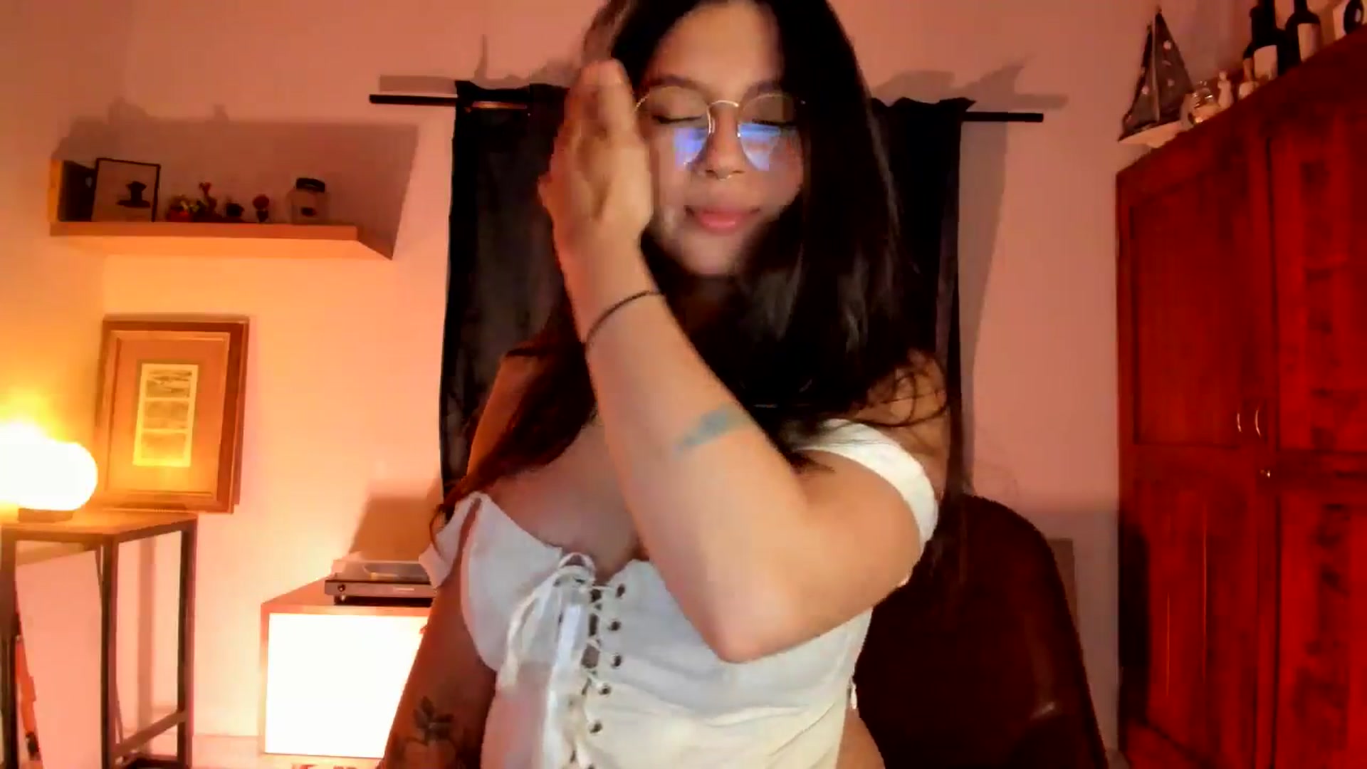 Gallery image thumbnail from Lindsoft's myfreecams stream on, 04/30/2026, 03:20 image 11 of 20