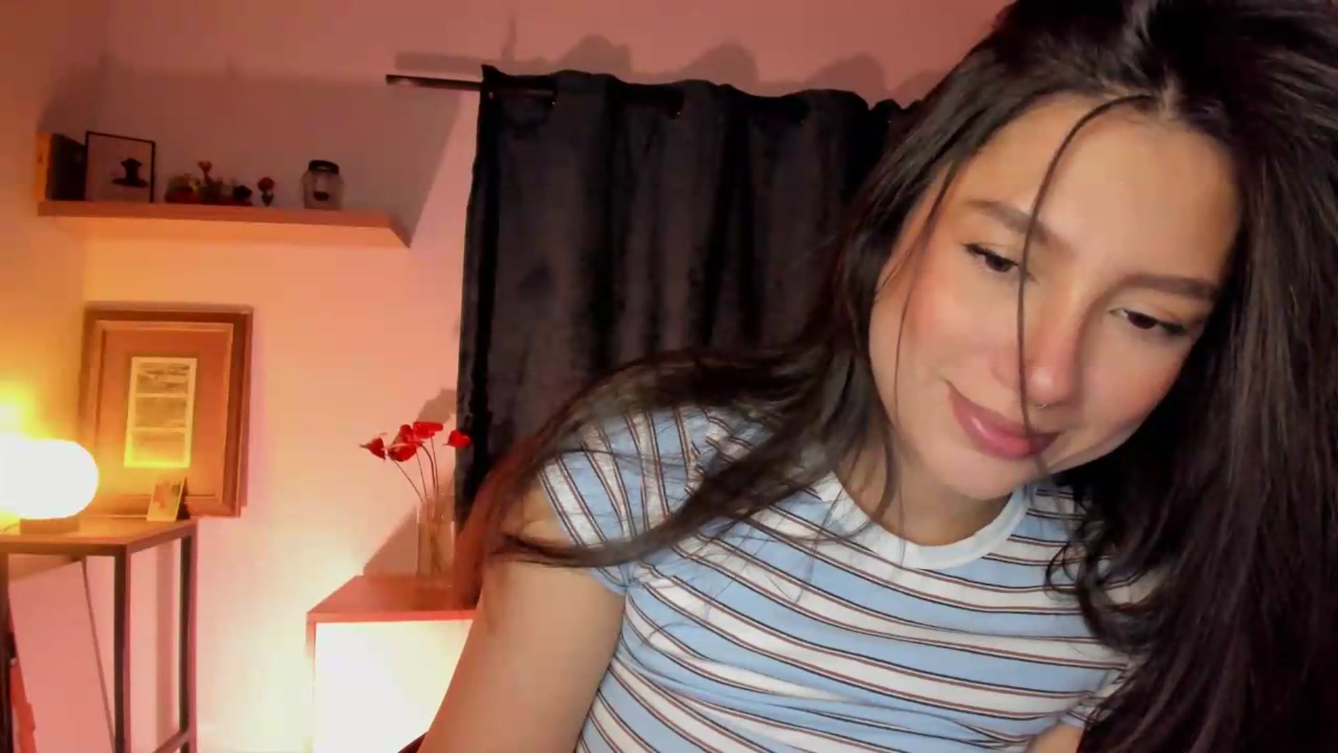 Gallery image thumbnail from Lindsoft's myfreecams stream on, 05/13/2026, 04:21 image 18 of 20
