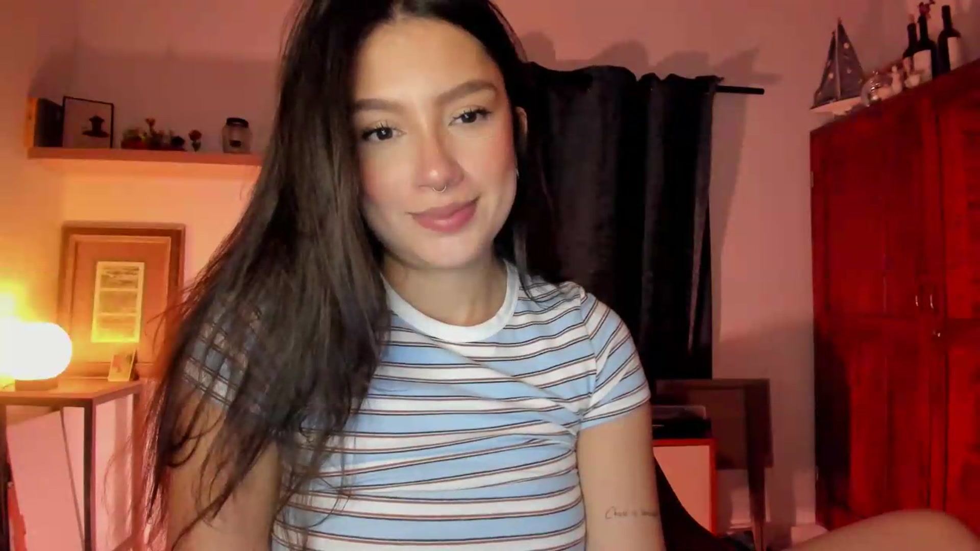 Gallery image thumbnail from Lindsoft's myfreecams stream on, 05/13/2026, 04:21 image 17 of 20