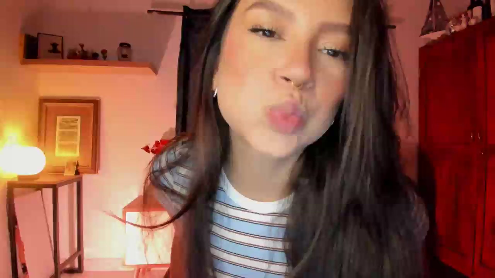 Gallery image thumbnail from Lindsoft's myfreecams stream on, 05/13/2026, 04:21 image 1 of 20